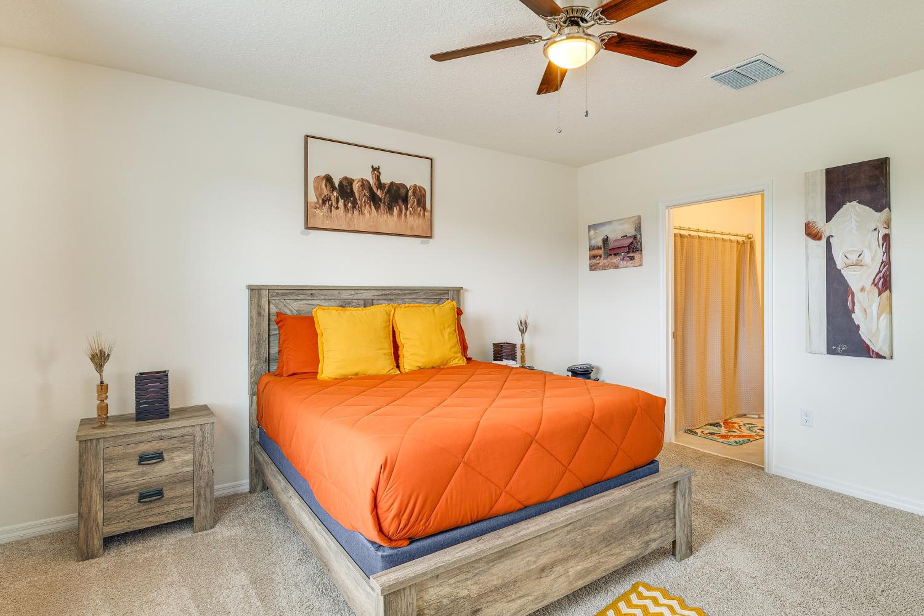 Orlando Theme Park Basecamp Family Home with Patio
