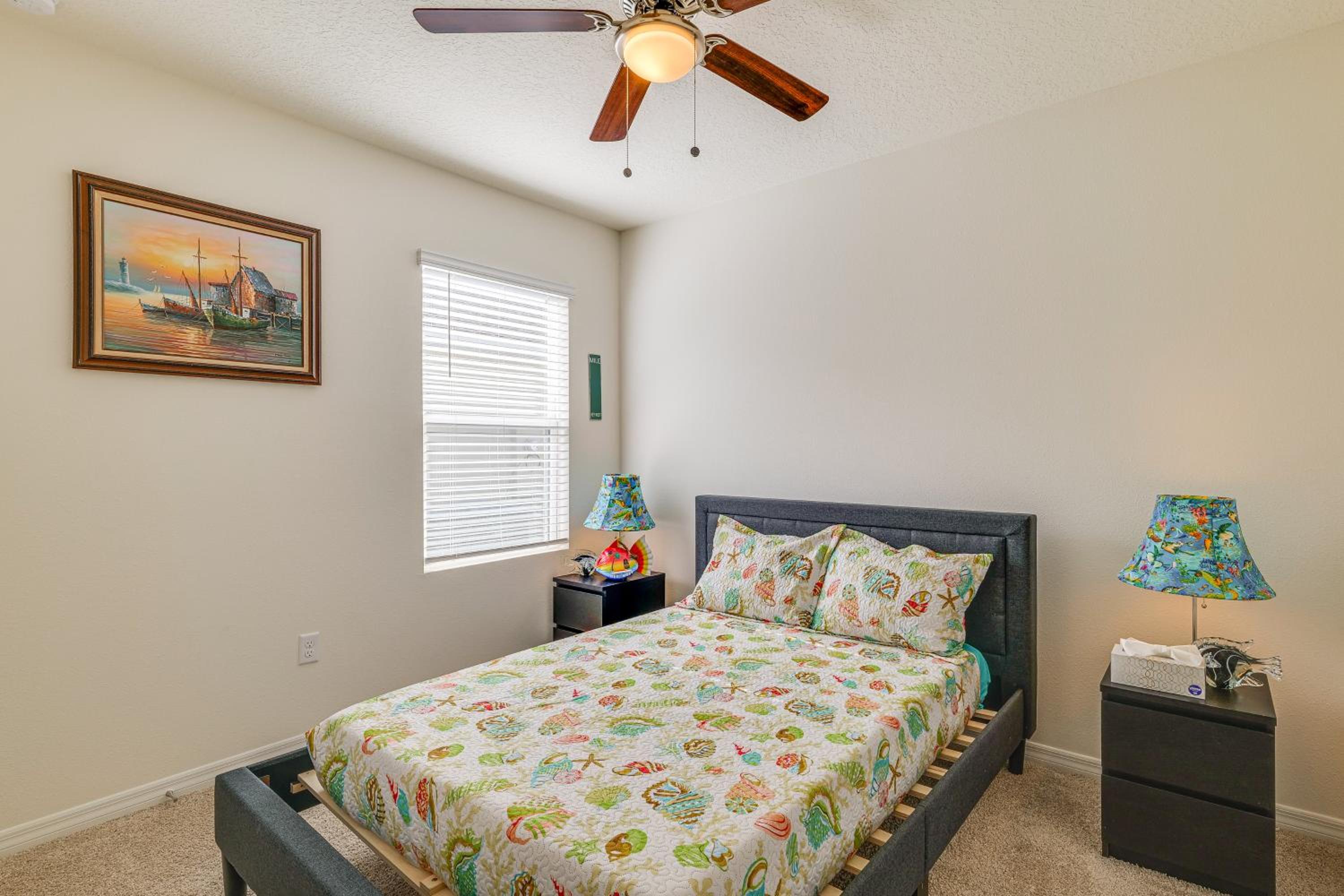Orlando Theme Park Basecamp Family Home with Patio