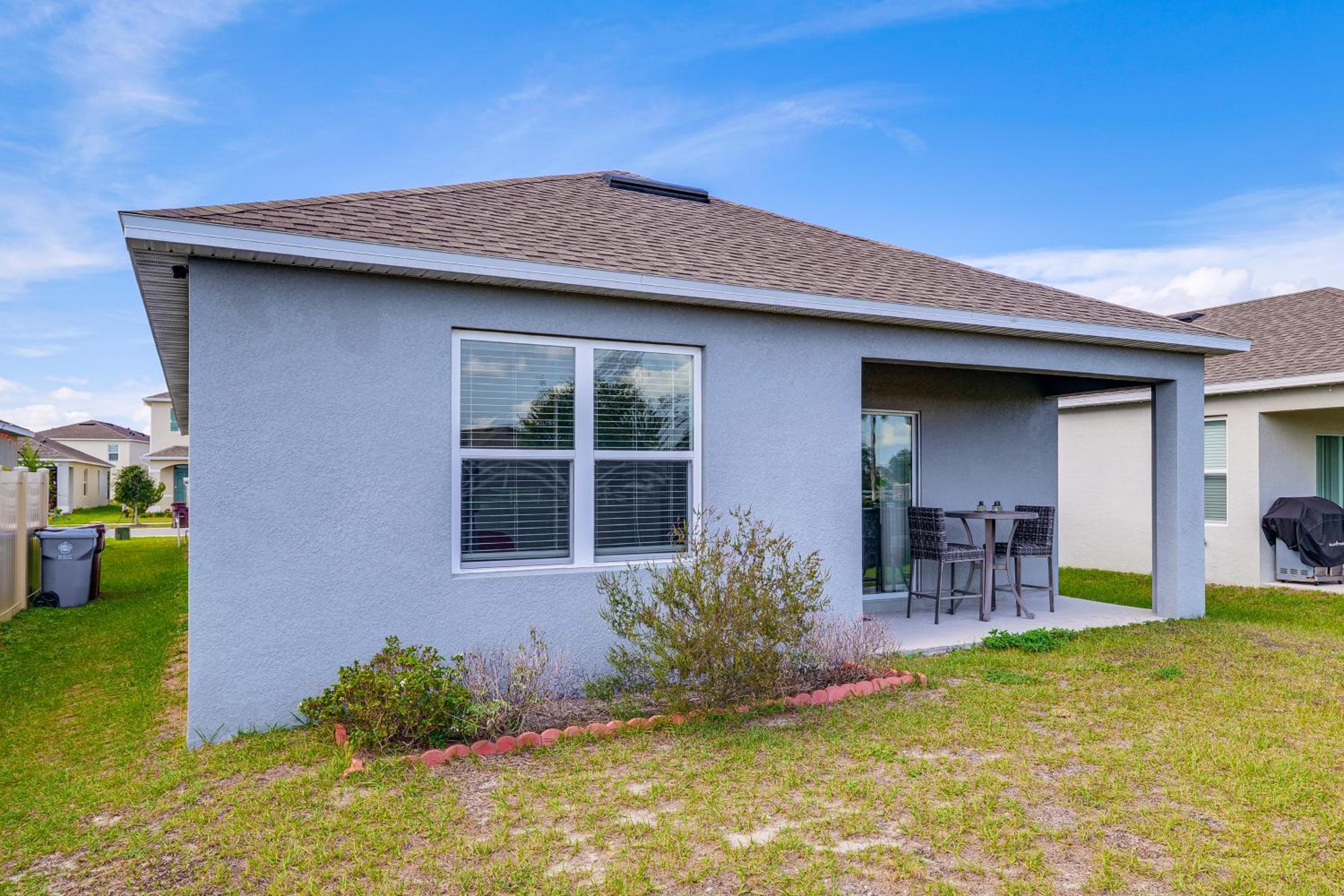 Orlando Theme Park Basecamp Family Home with Patio