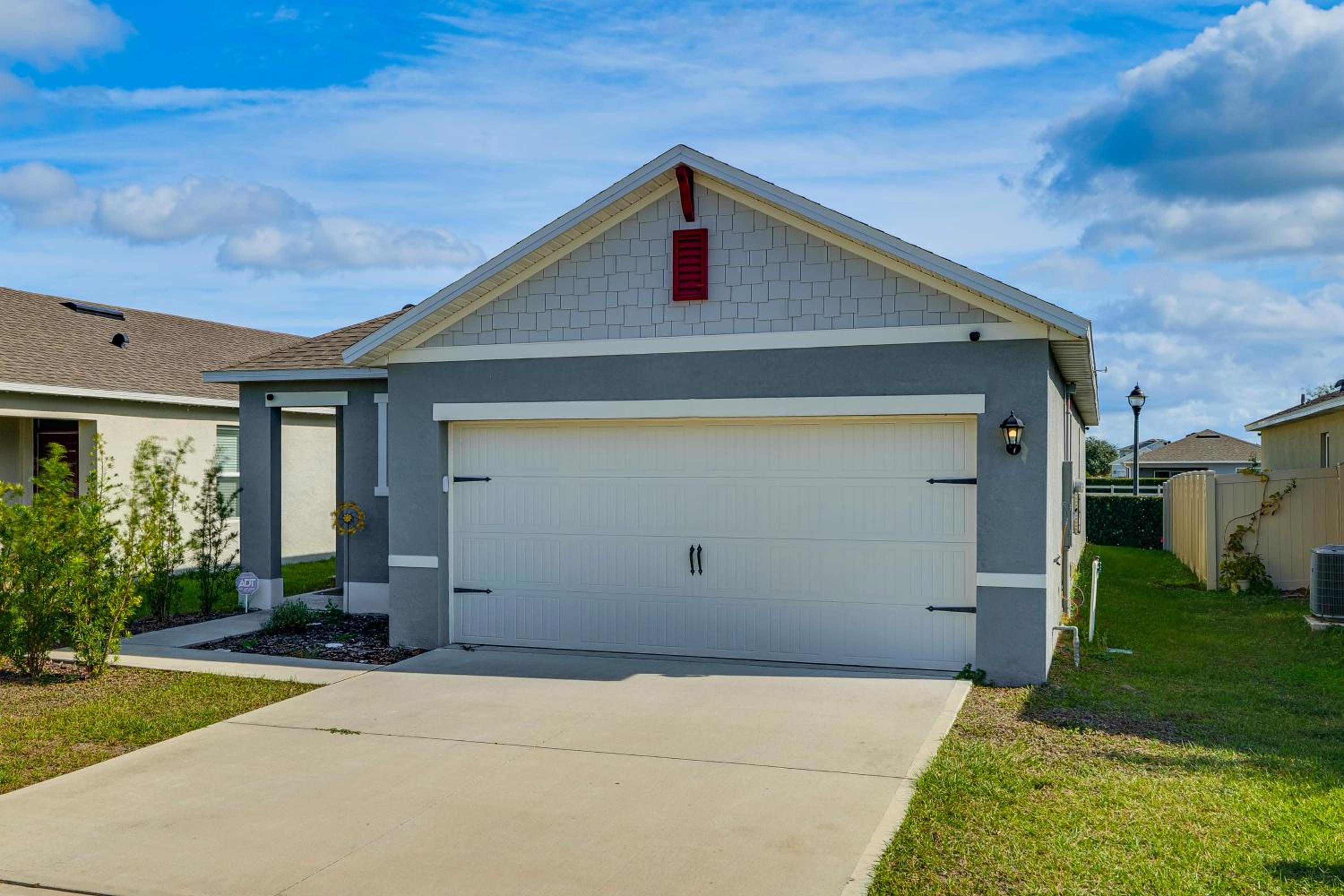 Orlando Theme Park Basecamp Family Home with Patio