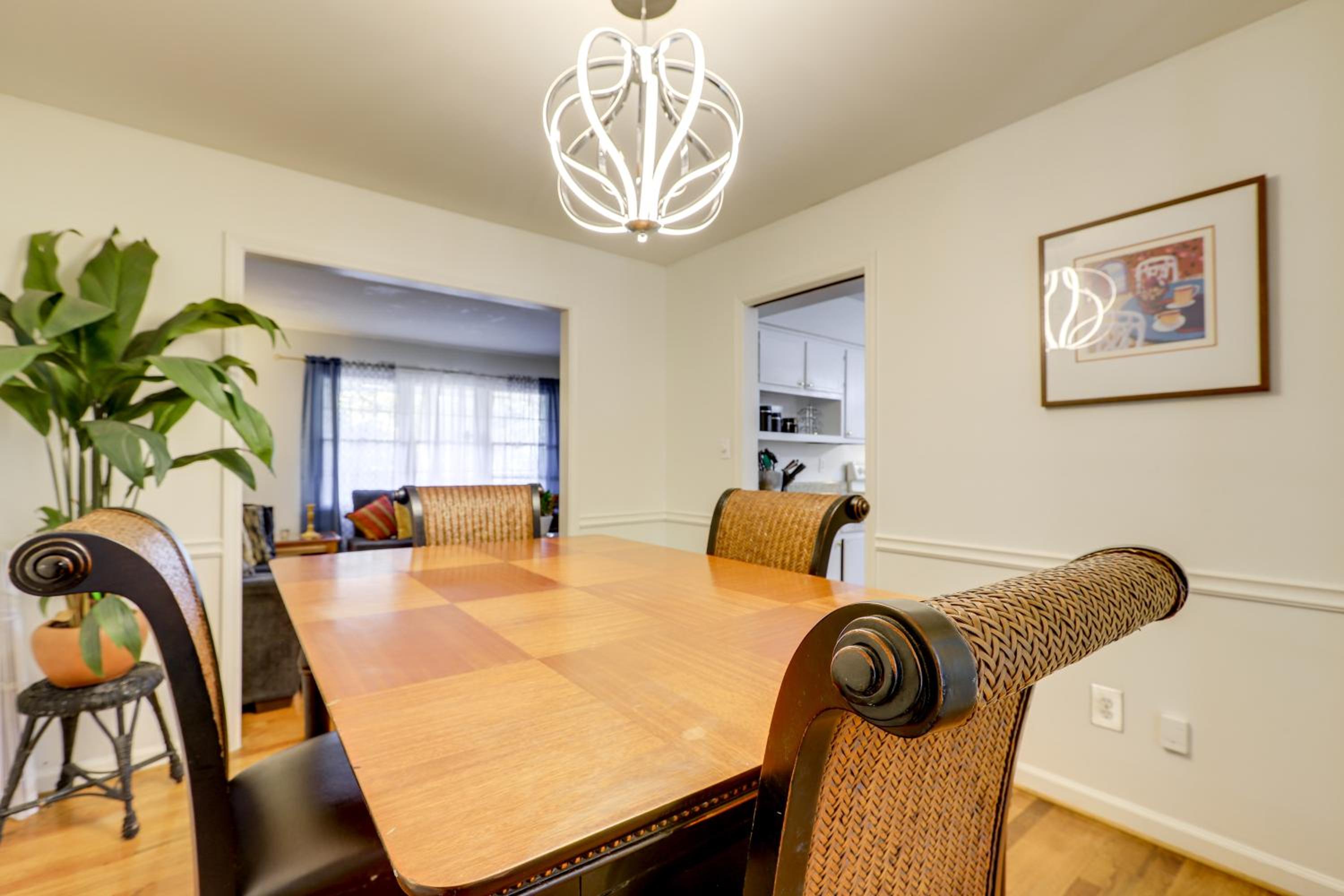 3 Mi to Stone Mountain Park Quiet Family Getaway