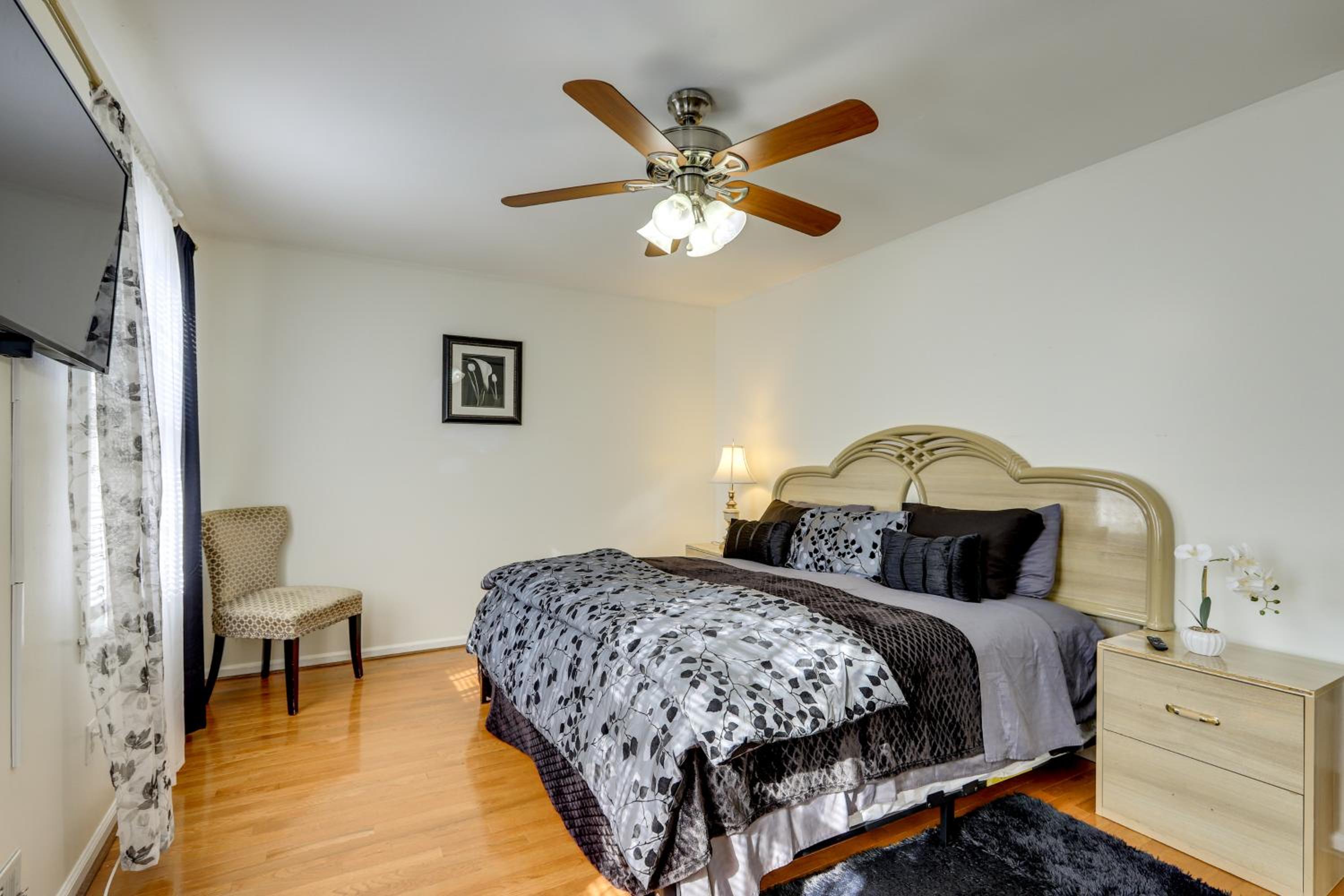 3 Mi to Stone Mountain Park Quiet Family Getaway