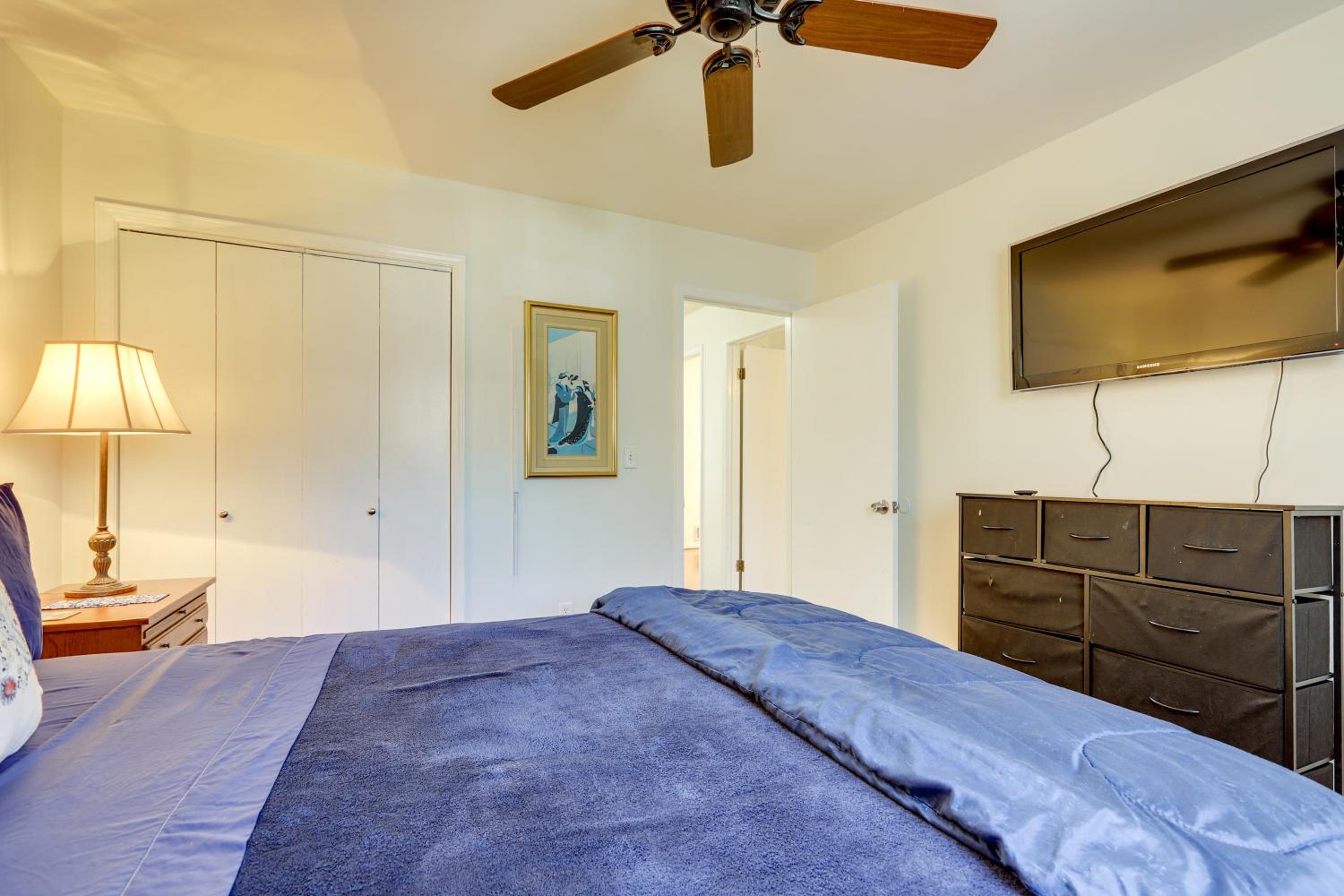 3 Mi to Stone Mountain Park Quiet Family Getaway
