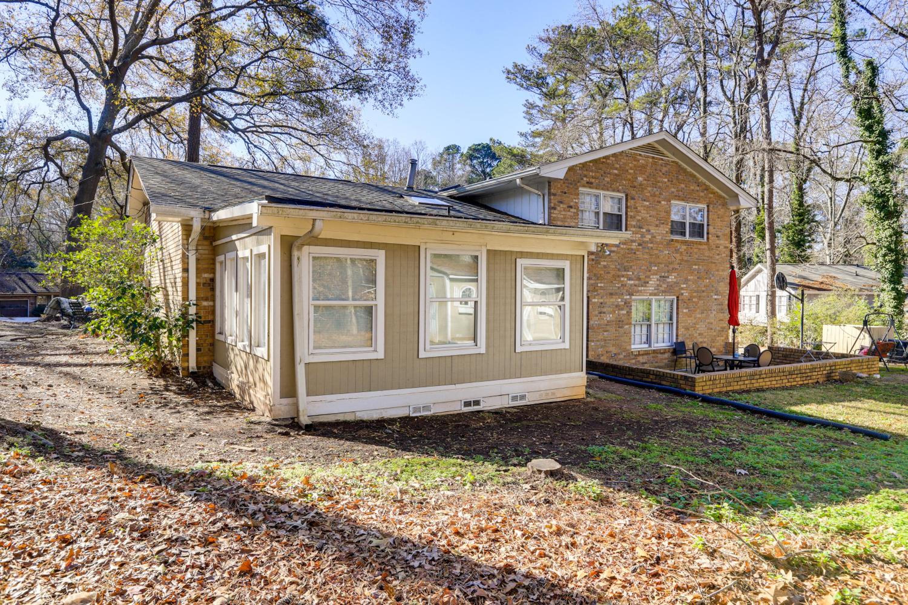 3 Mi to Stone Mountain Park Quiet Family Getaway