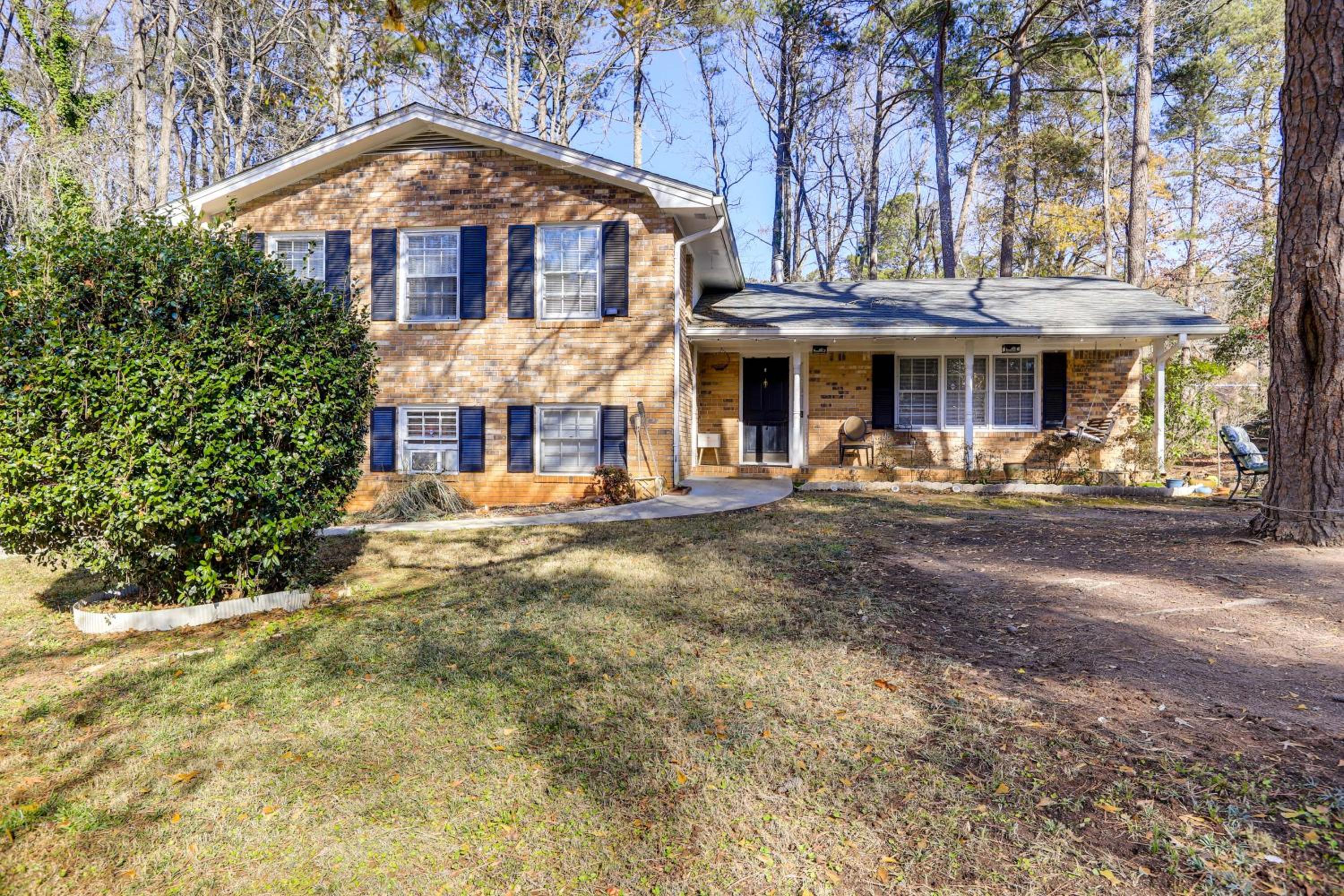 3 Mi to Stone Mountain Park Quiet Family Getaway