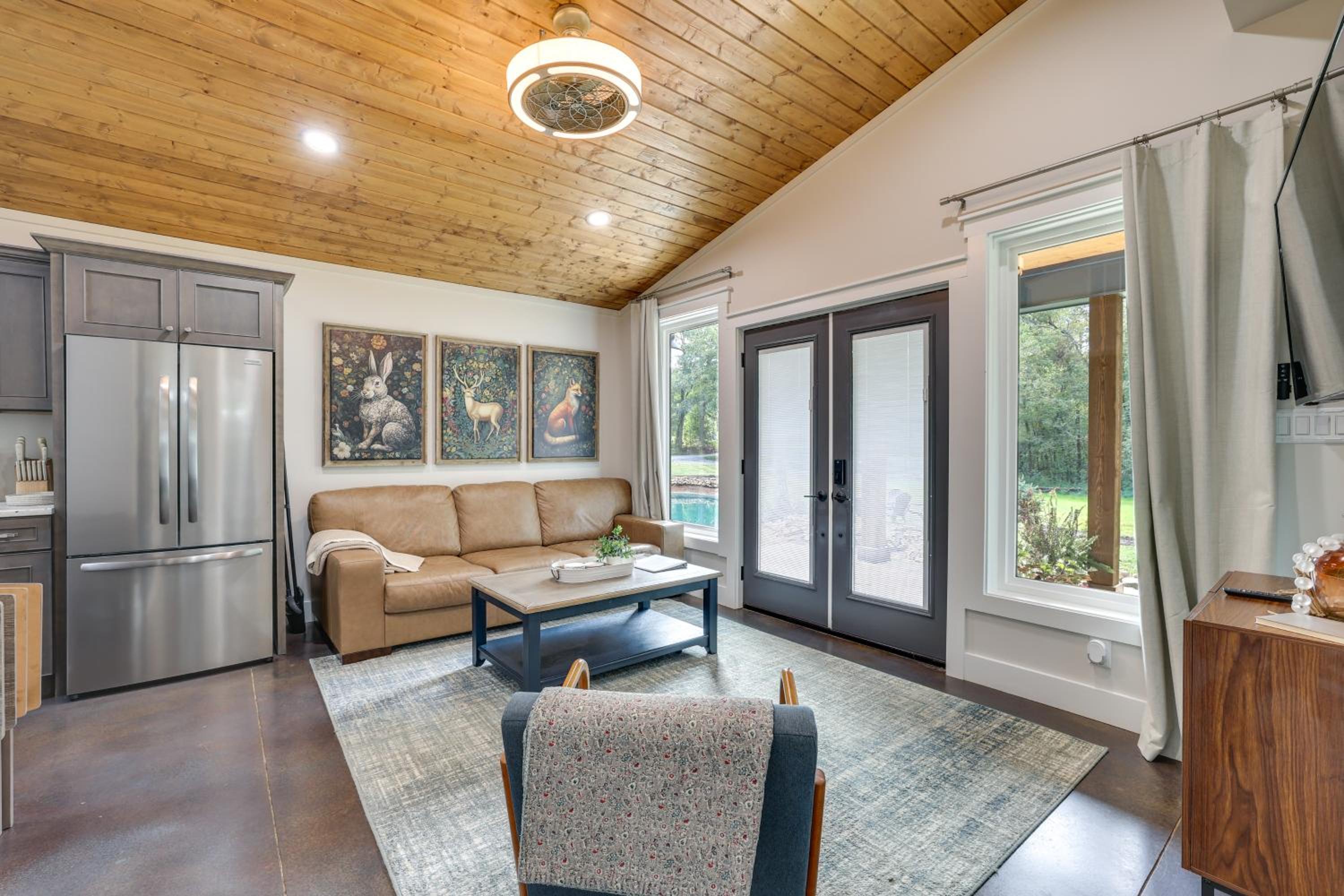 Waterfront Blue Spruce Small Home in Wildwood!