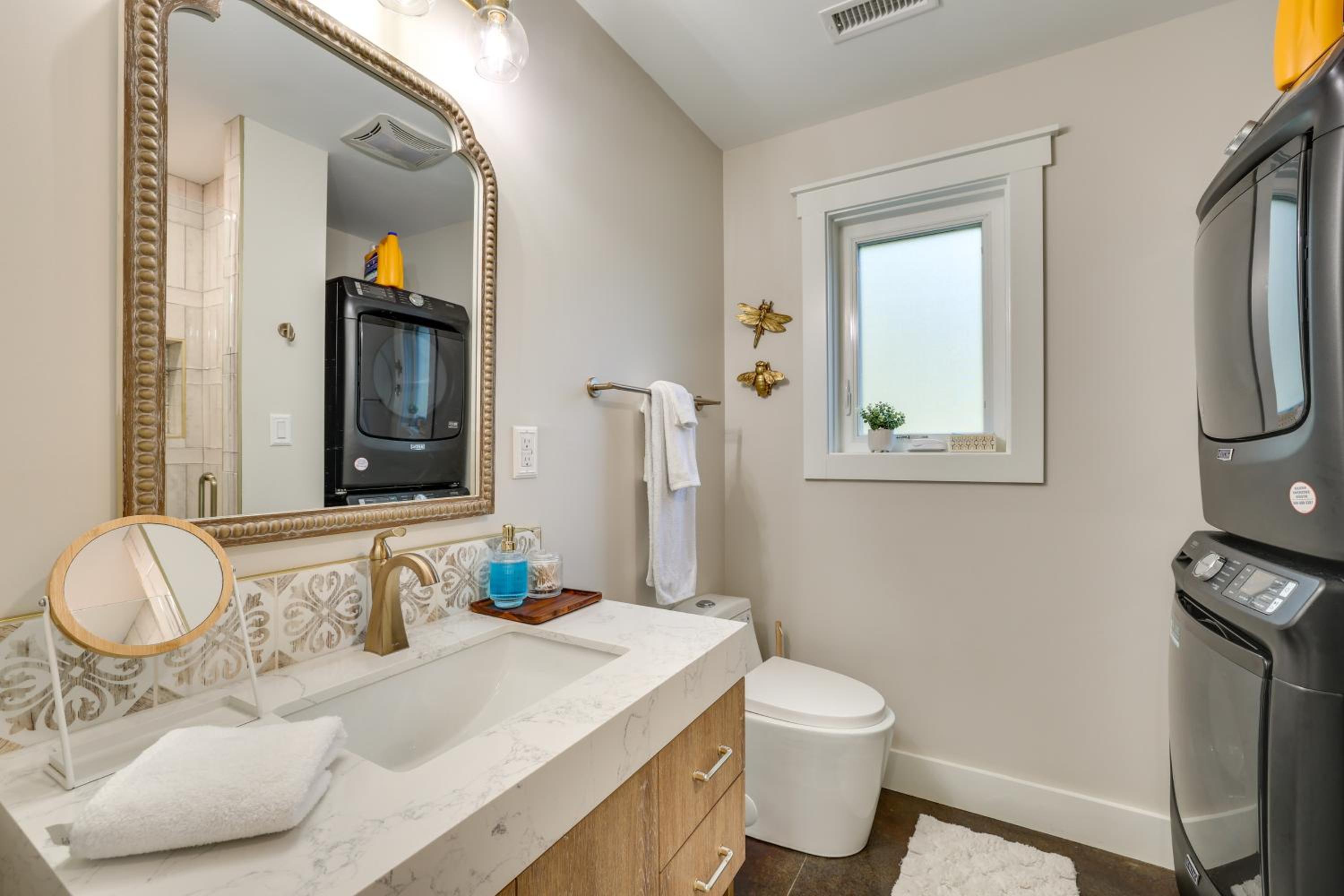 Waterfront Blue Spruce Small Home in Wildwood!