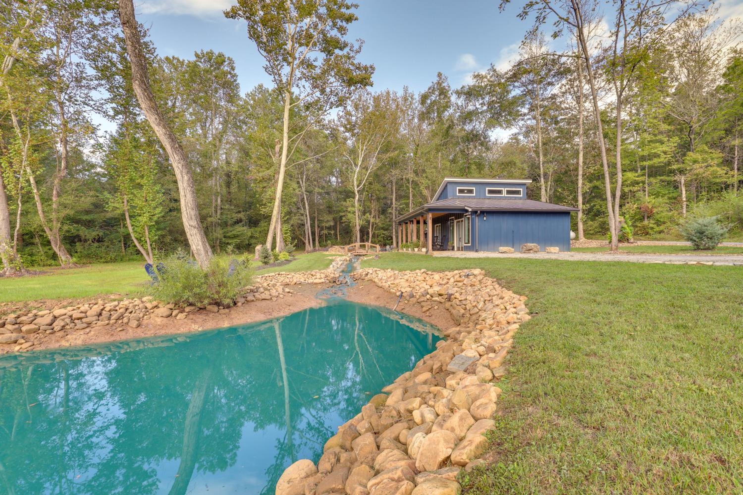 Waterfront Blue Spruce Small Home in Wildwood!