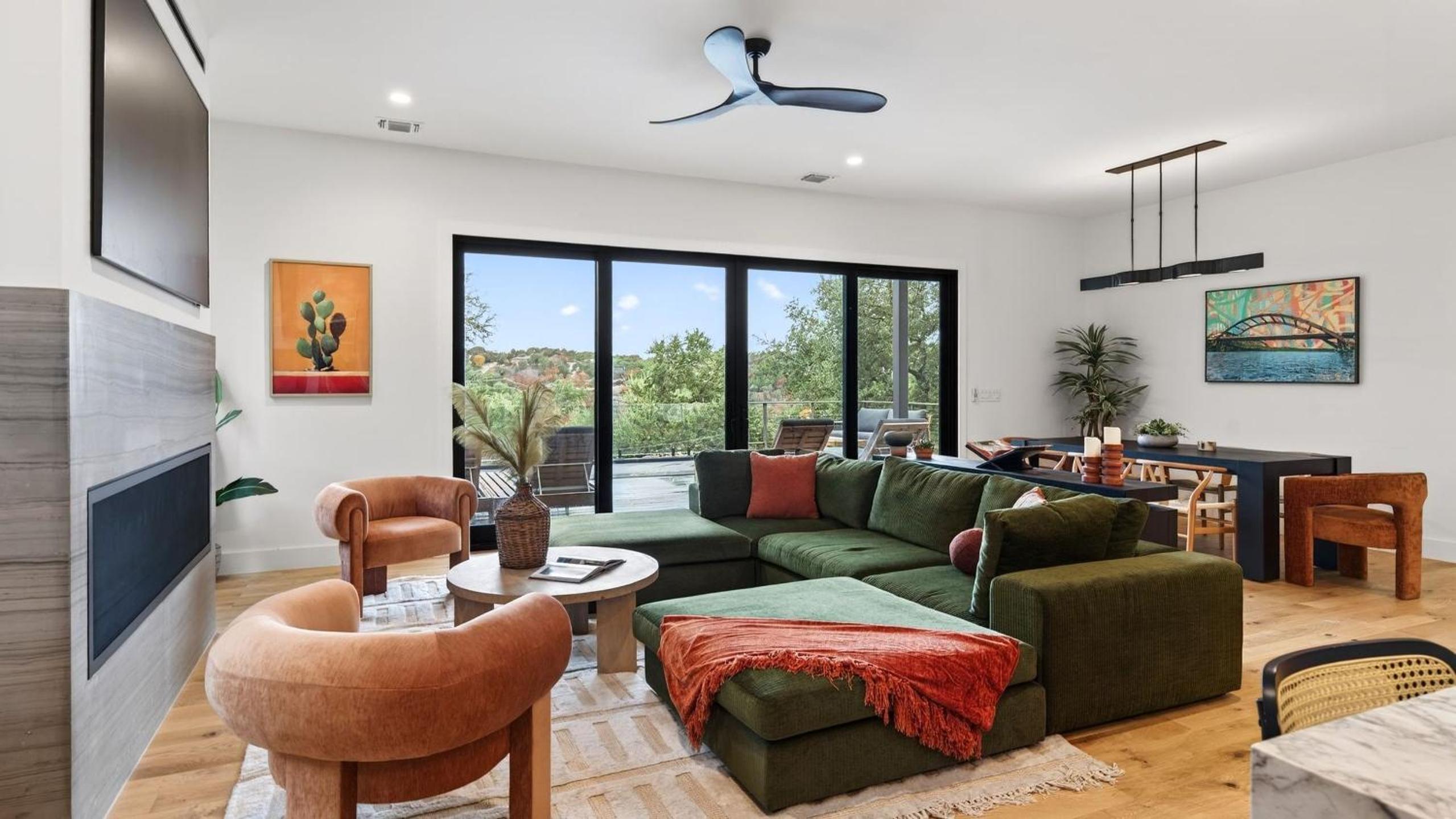 Sundown Social by AvantStay Lake Austin Views • Pool Firepit Deck Game Room • A Designer Style