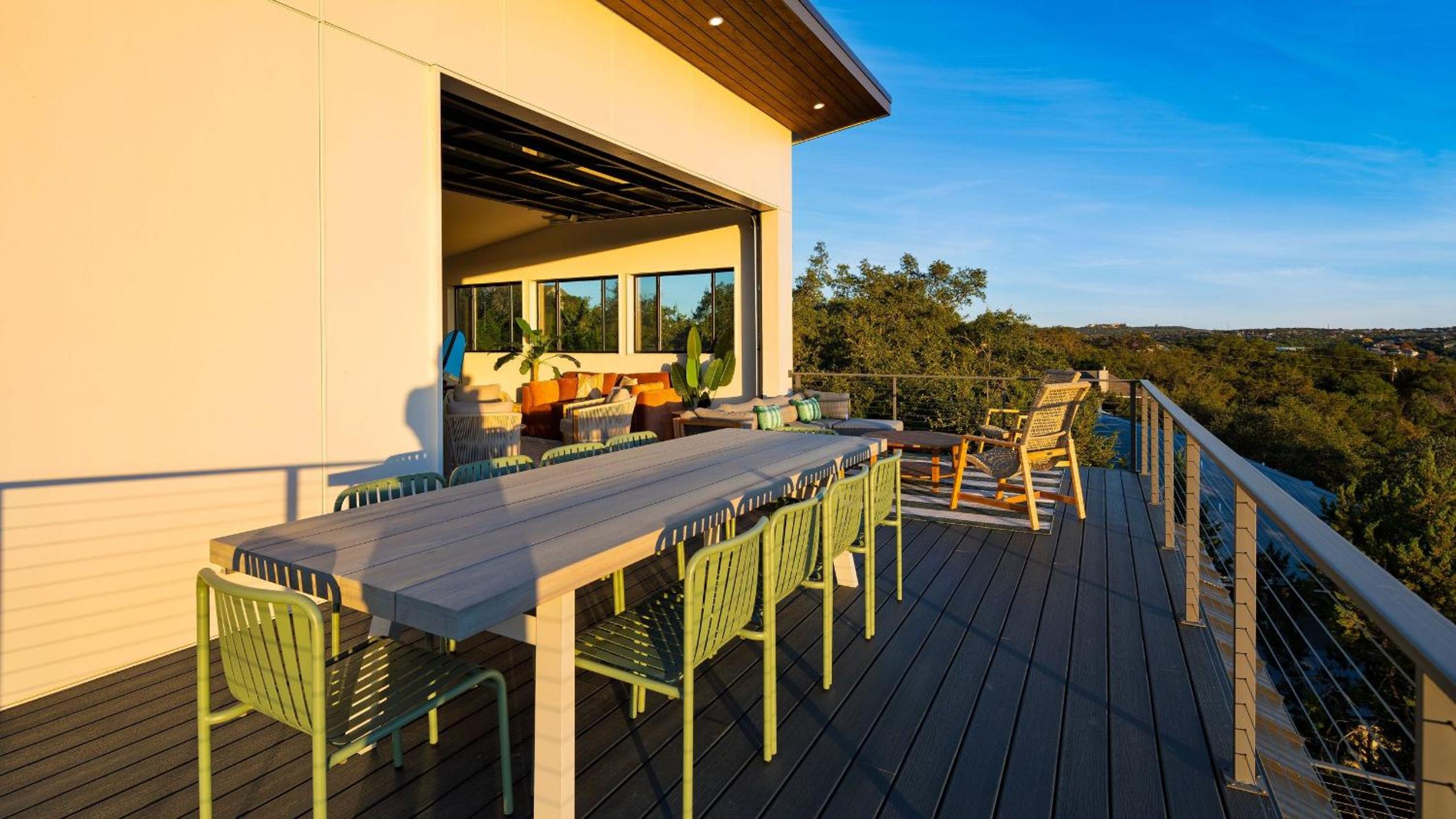 Sundown Social by AvantStay Lake Austin Views • Pool Firepit Deck Game Room • A Designer Style