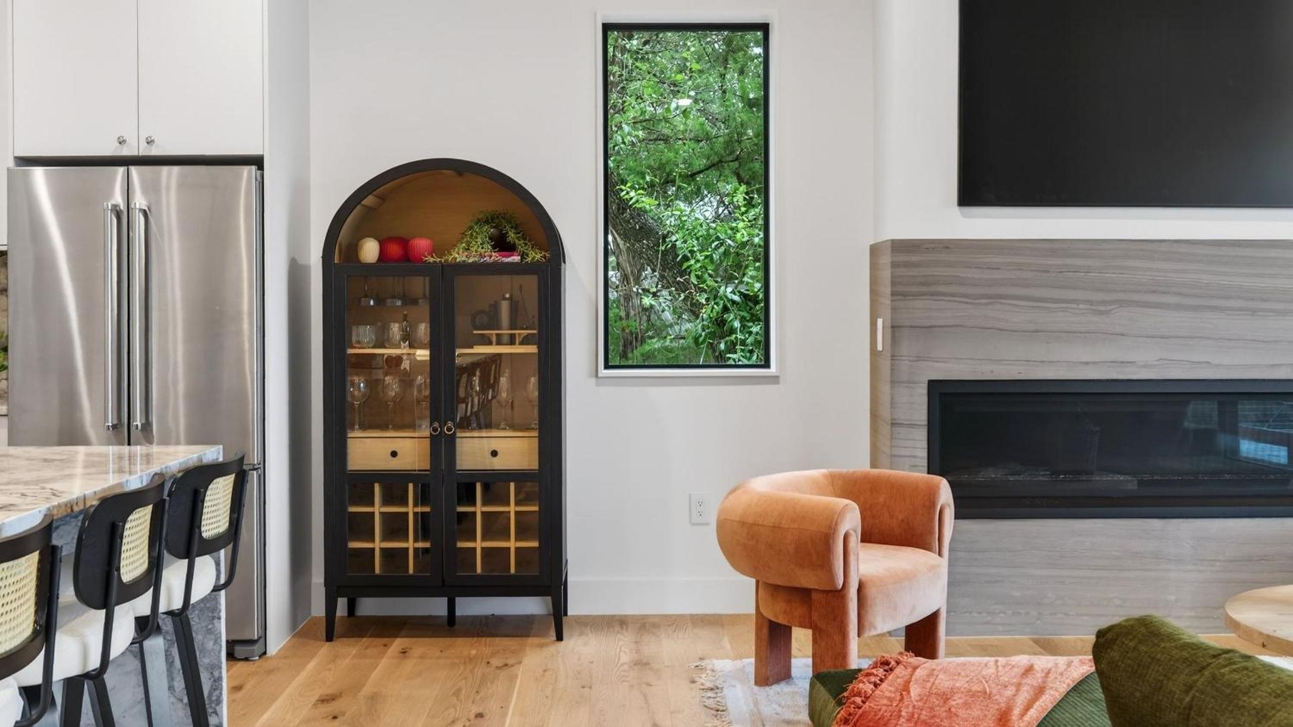 Sundown Social by AvantStay Lake Austin Views • Pool Firepit Deck Game Room • A Designer Style