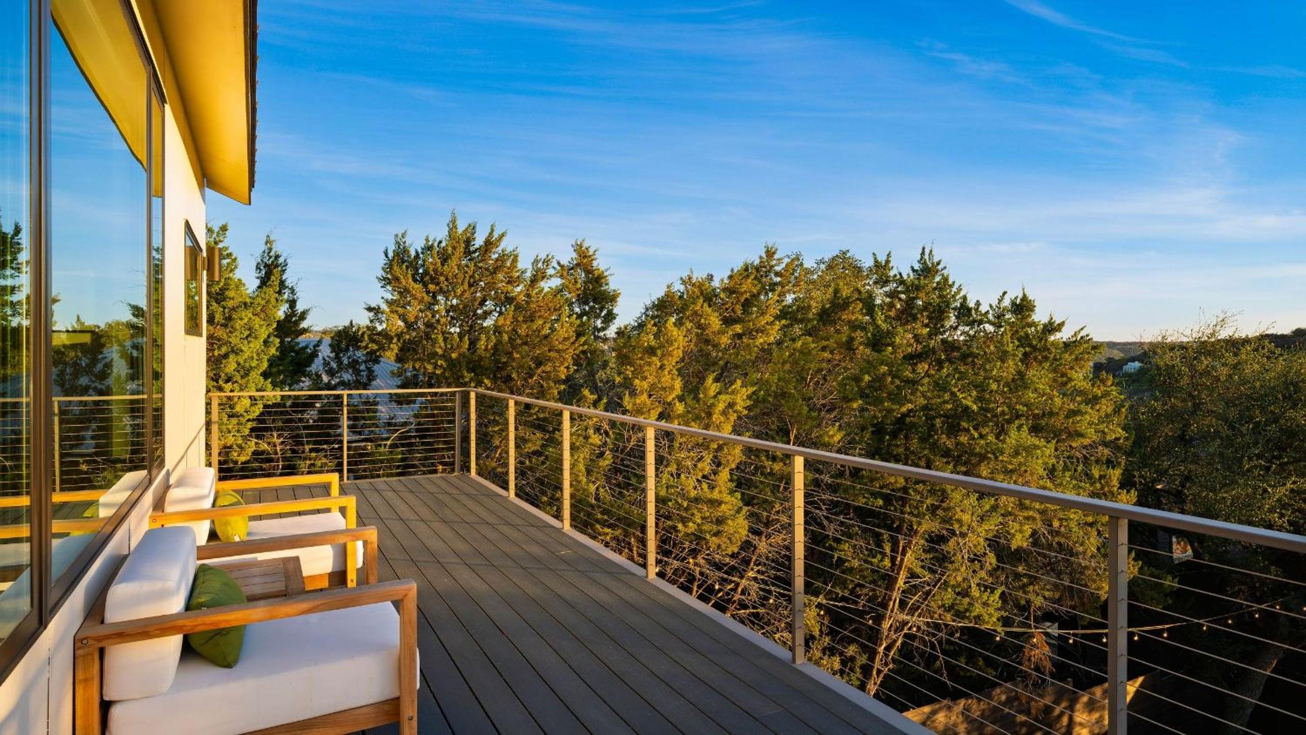 Sundown Social by AvantStay Lake Austin Views • Pool Firepit Deck Game Room • A Designer Style