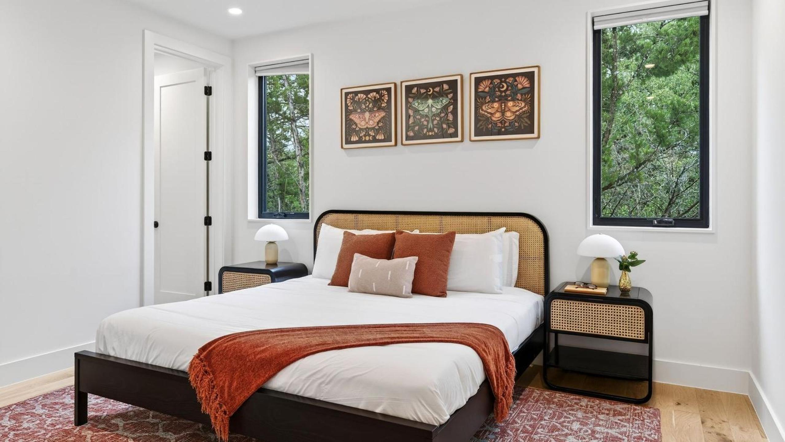 Sundown Social by AvantStay Lake Austin Views • Pool Firepit Deck Game Room • A Designer Style