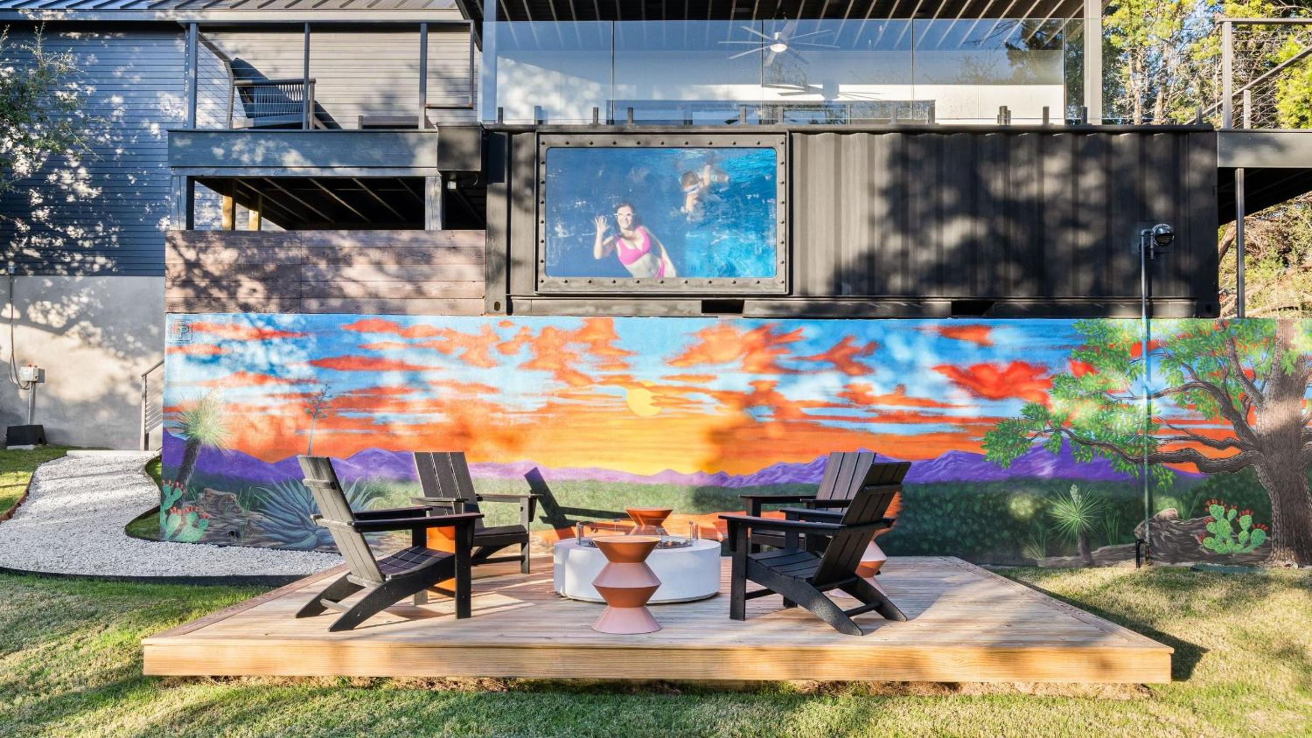 Sundown Social by AvantStay Lake Austin Views • Pool Firepit Deck Game Room • A Designer Style
