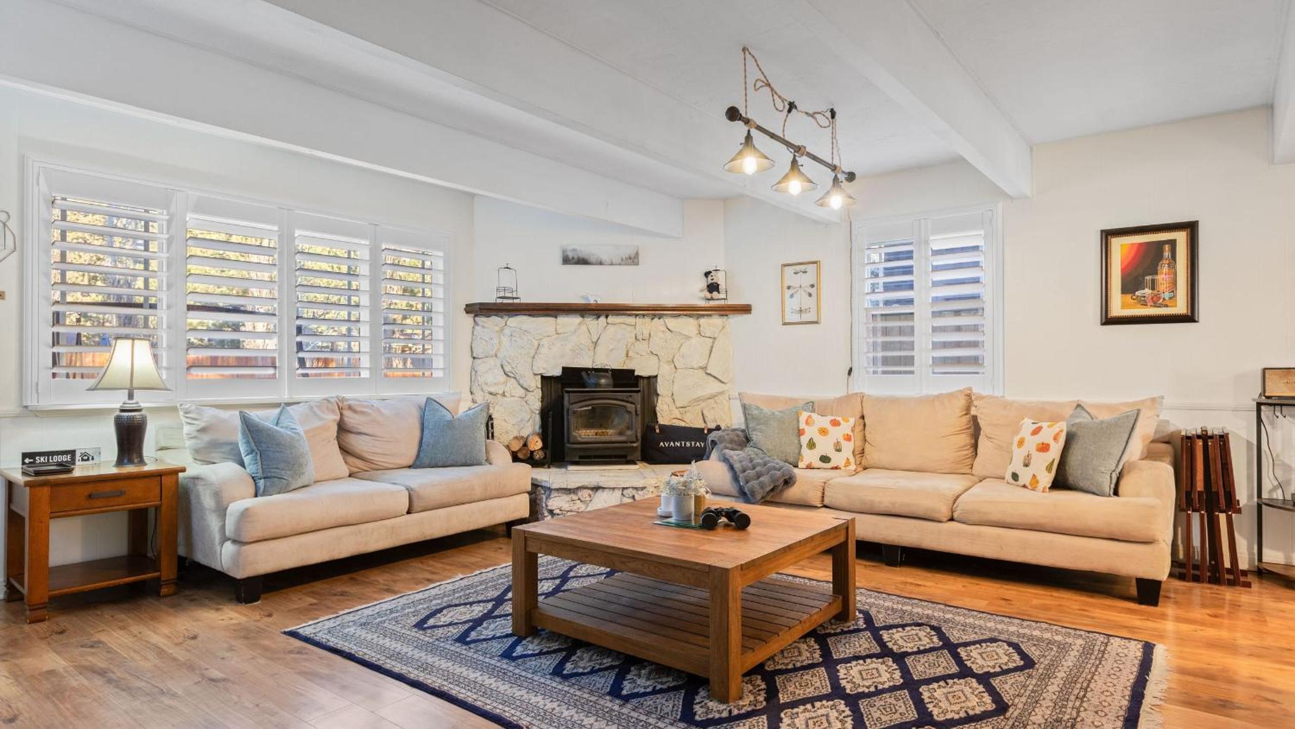Cozy Big Bear Cabin w Hot Tub Firepit Fireplace Near the Lake Pineview Haven
