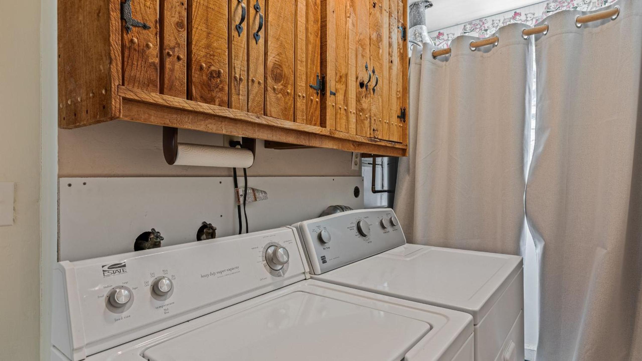 Cozy Big Bear Cabin w Hot Tub Firepit Fireplace Near the Lake Pineview Haven