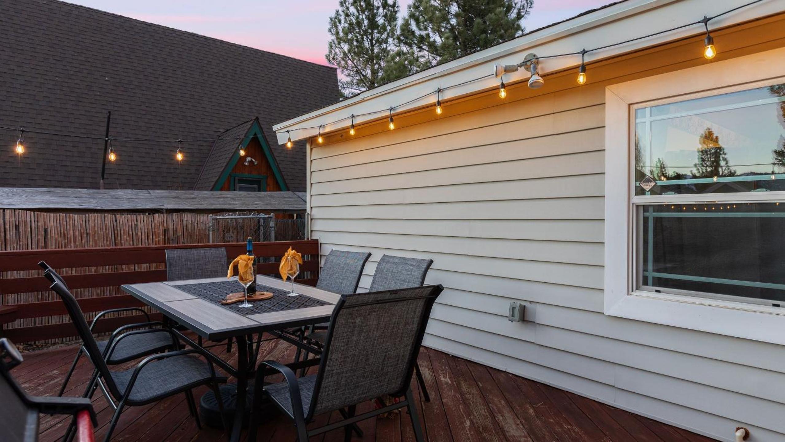 Cozy Big Bear Cabin w Hot Tub Firepit Fireplace Near the Lake Pineview Haven