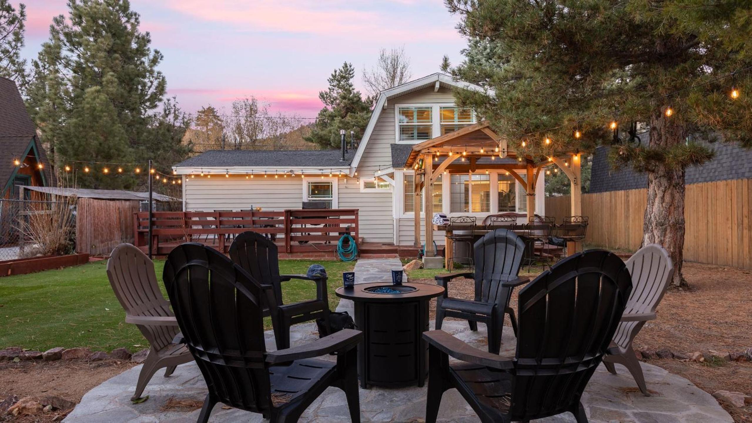 Cozy Big Bear Cabin w Hot Tub Firepit Fireplace Near the Lake Pineview Haven