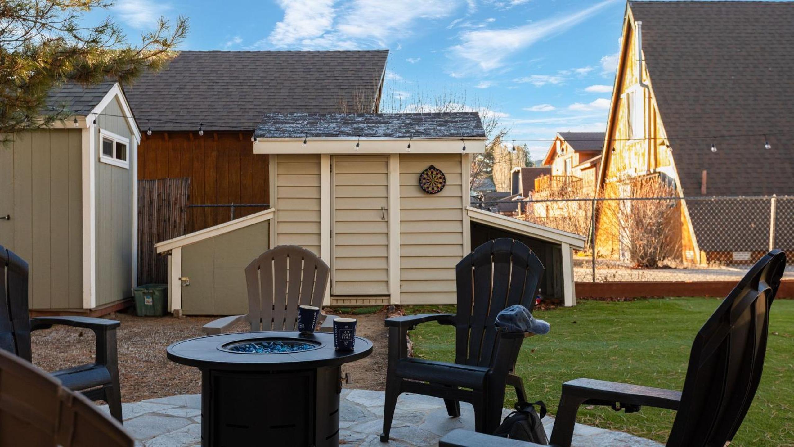Cozy Big Bear Cabin w Hot Tub Firepit Fireplace Near the Lake Pineview Haven