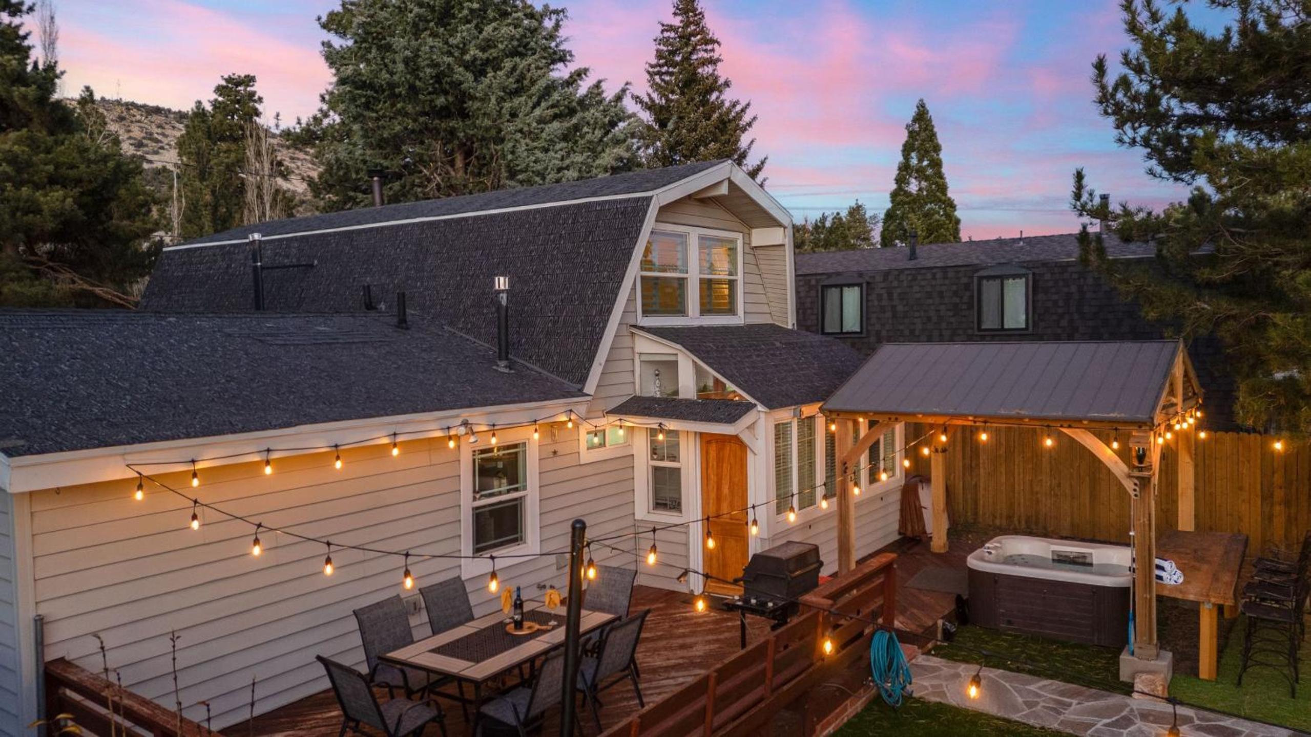 Cozy Big Bear Cabin w Hot Tub Firepit Fireplace Near the Lake Pineview Haven