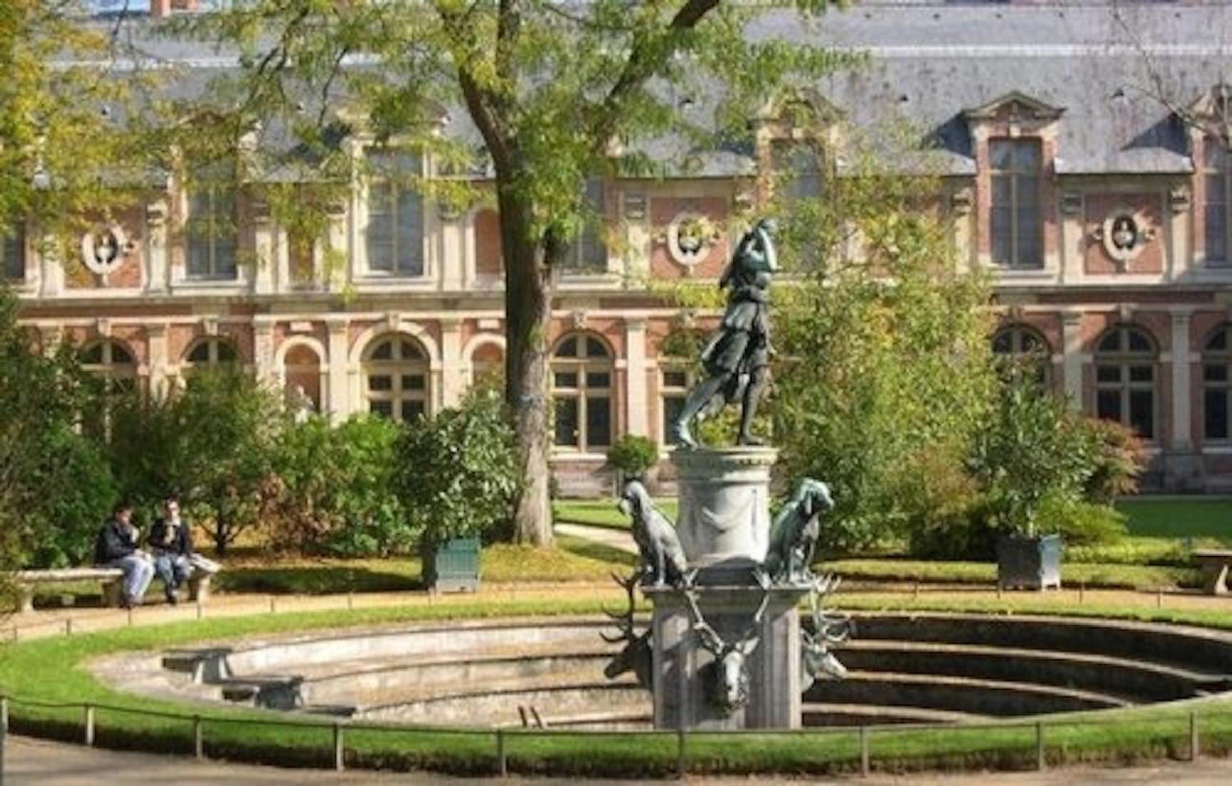 Fontainebleau Sweet Home