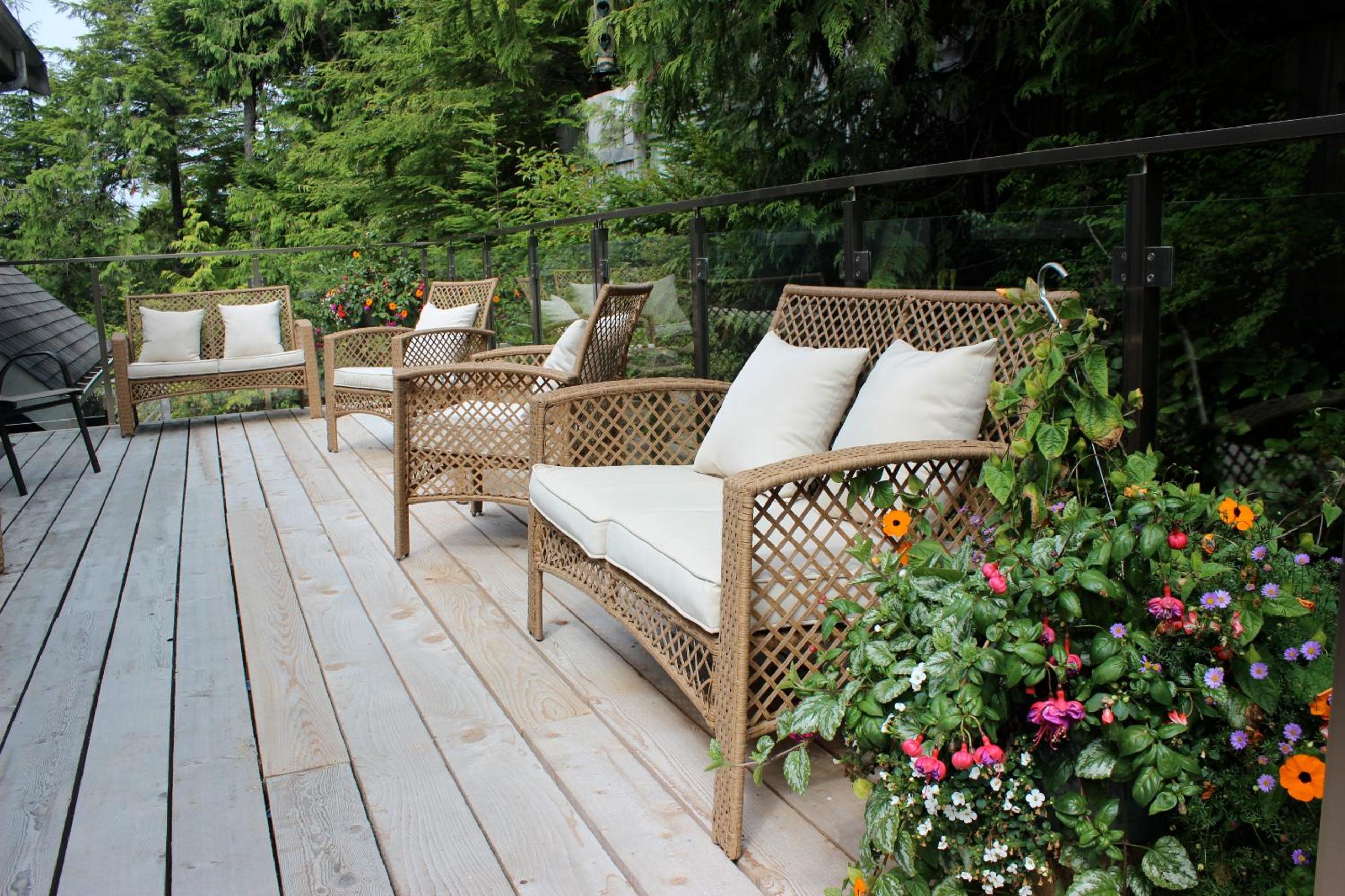 Tofino Vacations - Cobble Wood and Bird Sanctuary Guest Houses - Property Image 76