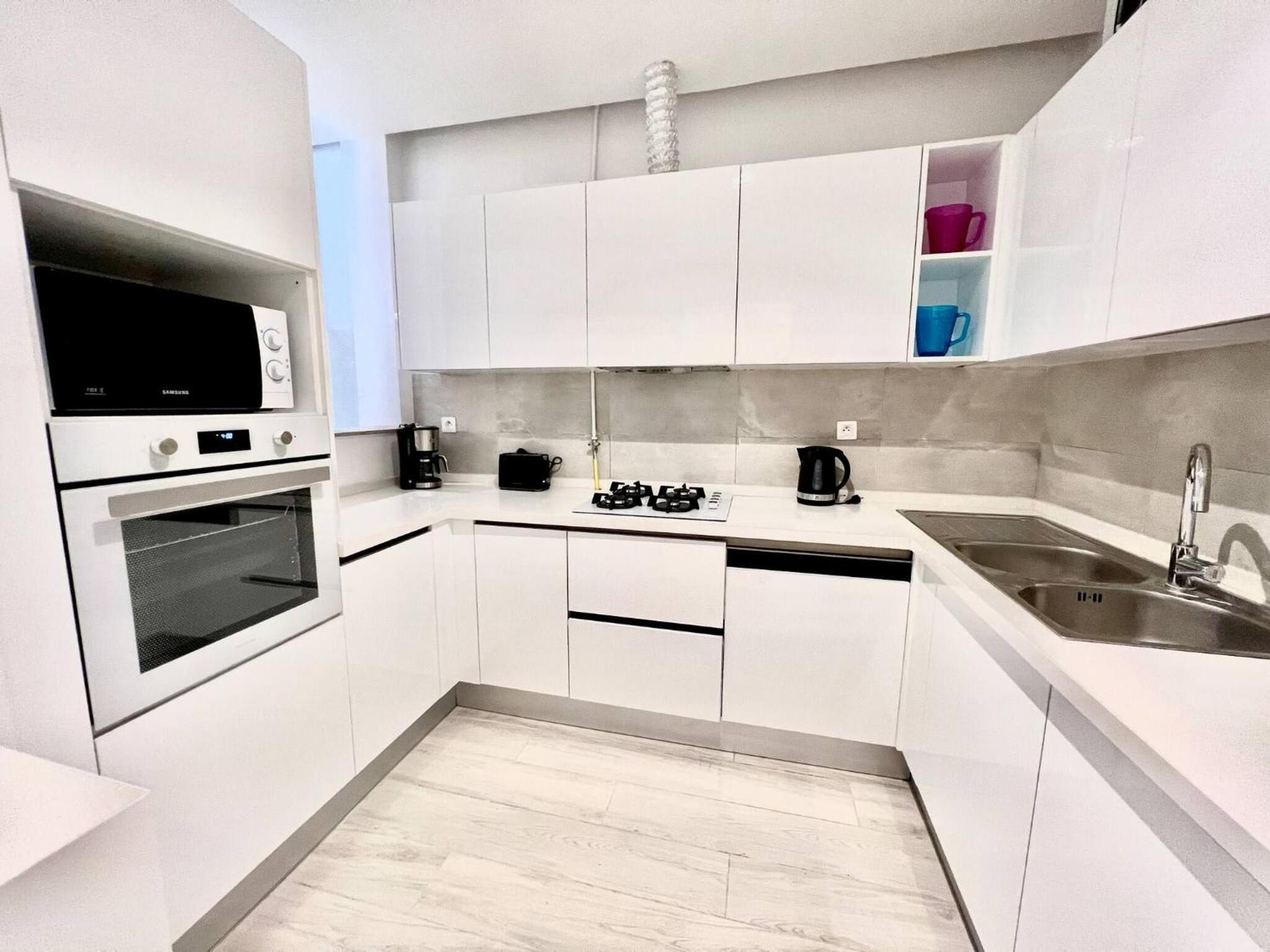 Contemporary Haven of La Marsa S 22