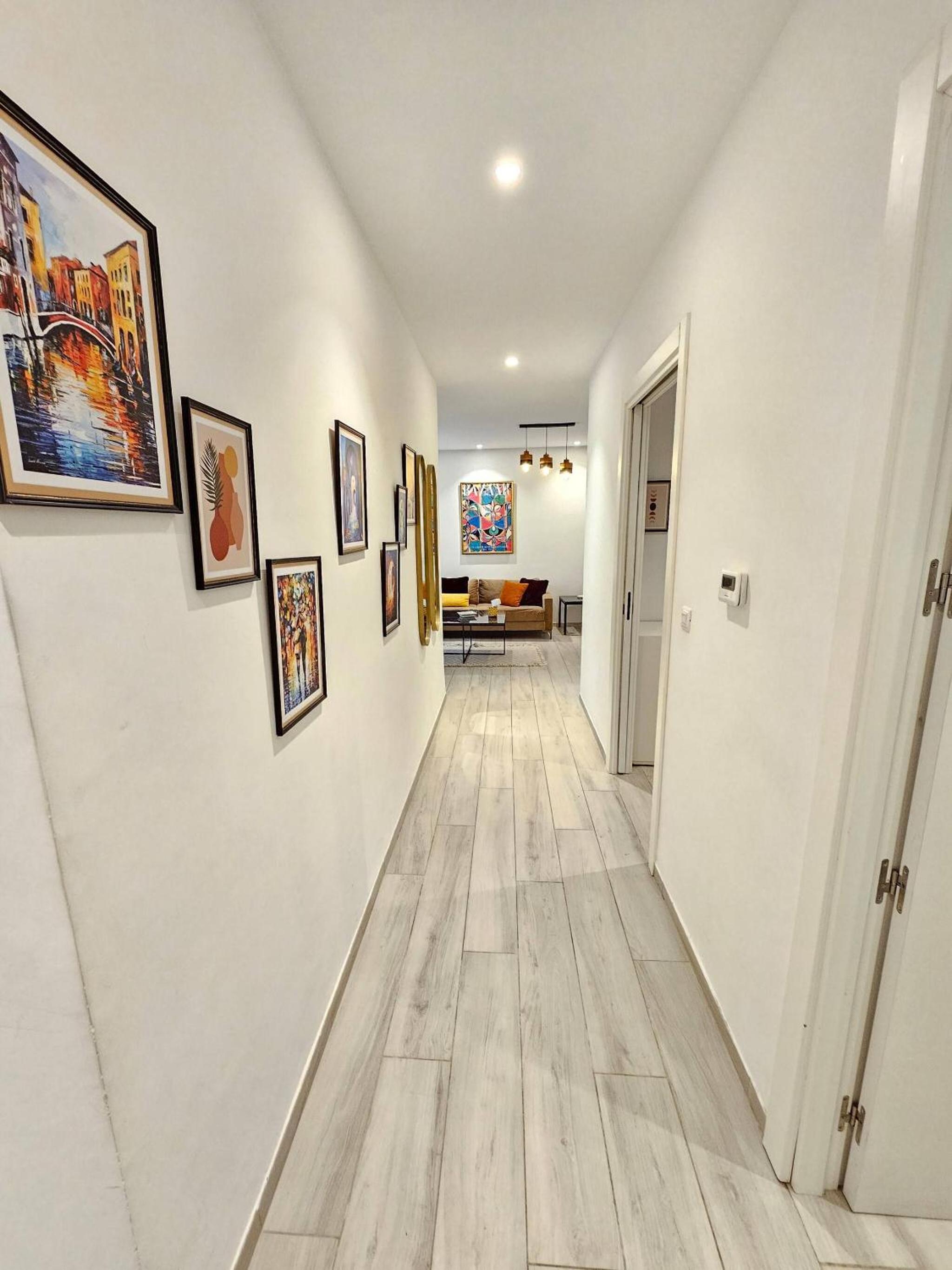 Contemporary Haven of La Marsa S 22