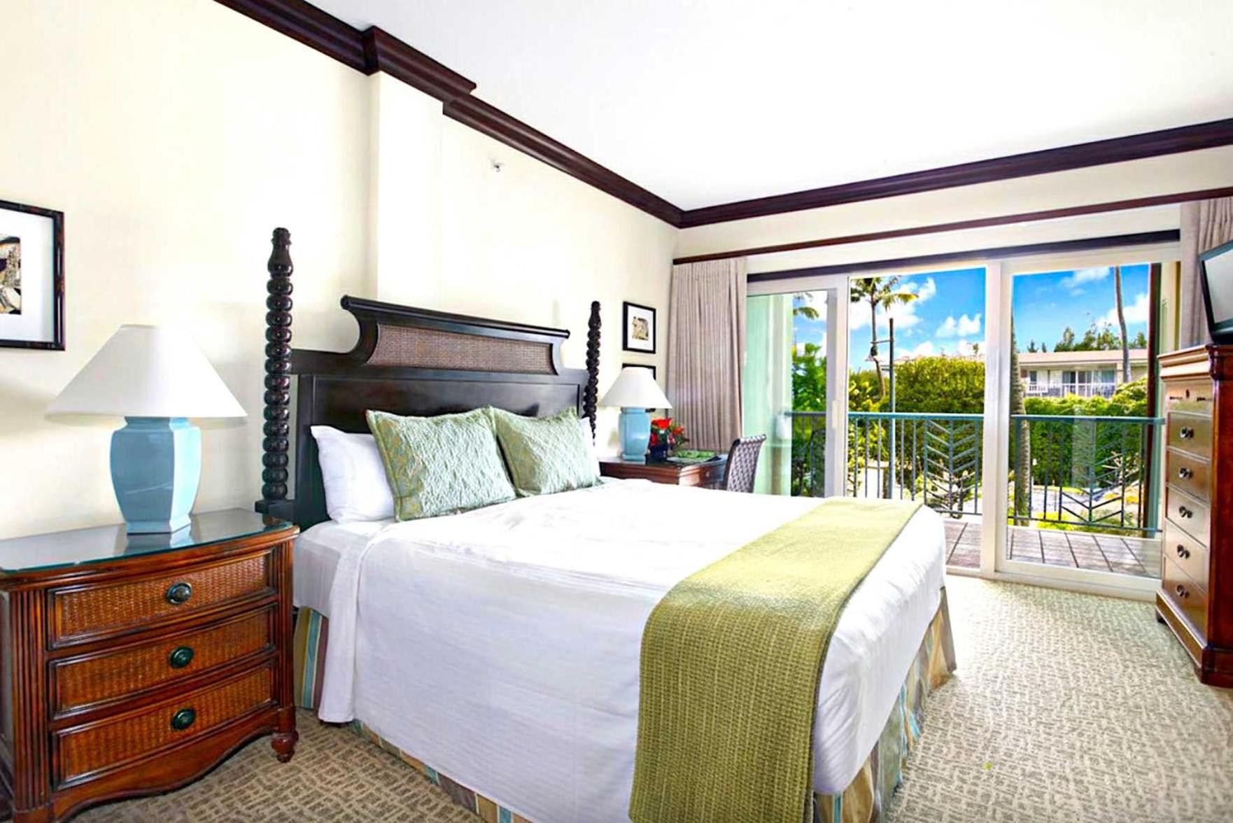 Waipouli Beach Resort - Kauai Oceanfront 2BR Balcony