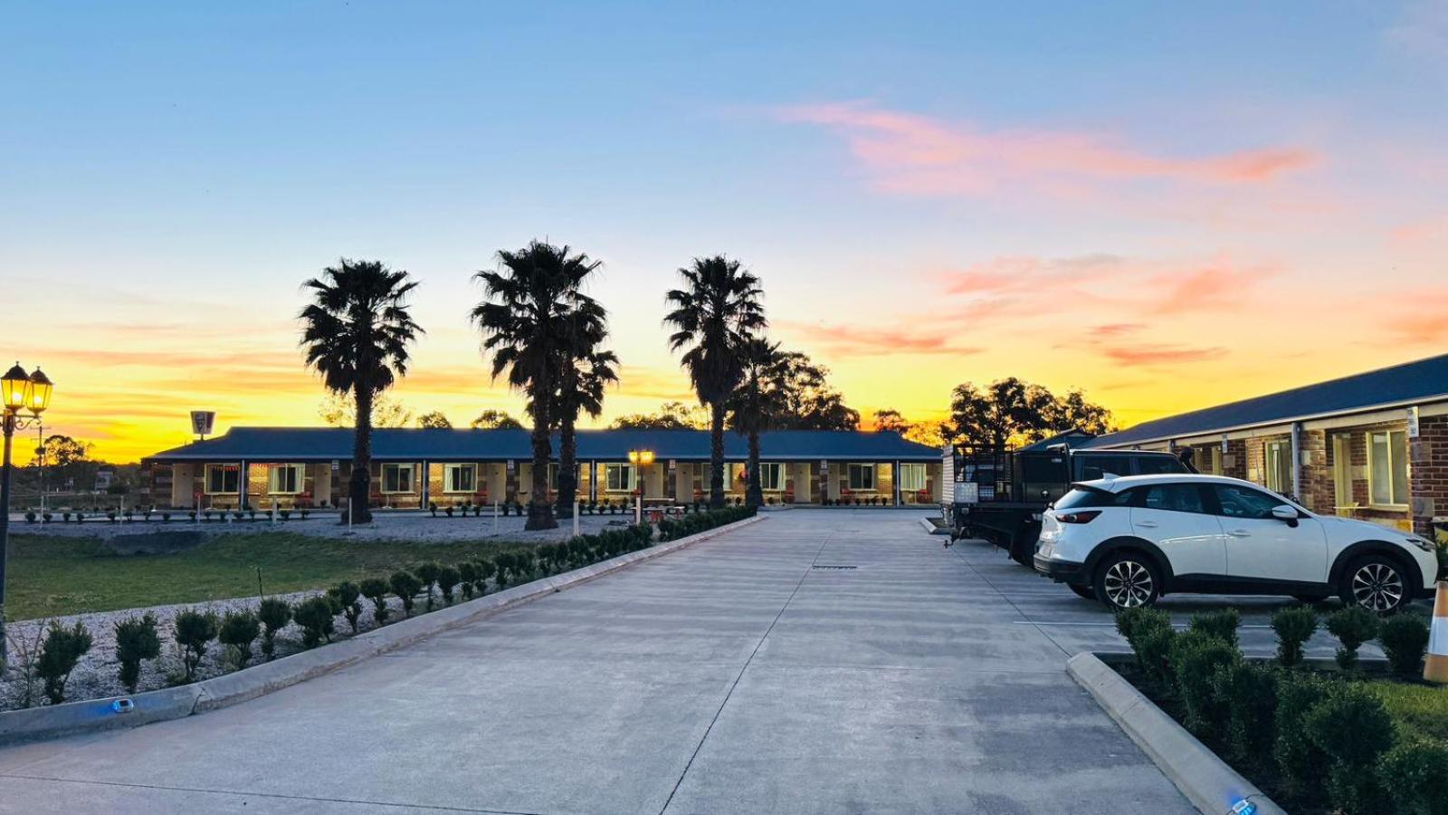 Marulan Motor Inn