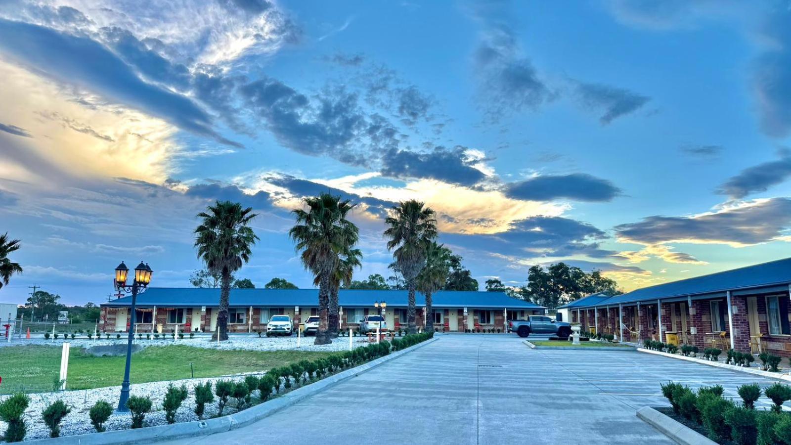 Marulan Motor Inn