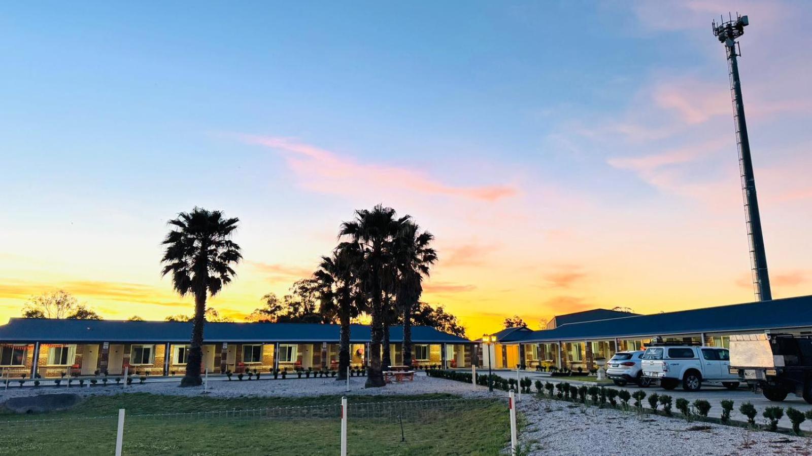 Marulan Motor Inn