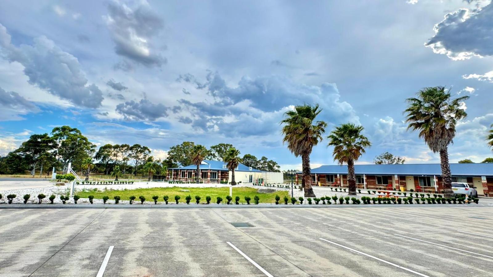 Marulan Motor Inn