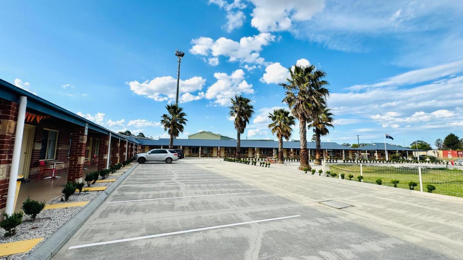 Marulan Motor Inn