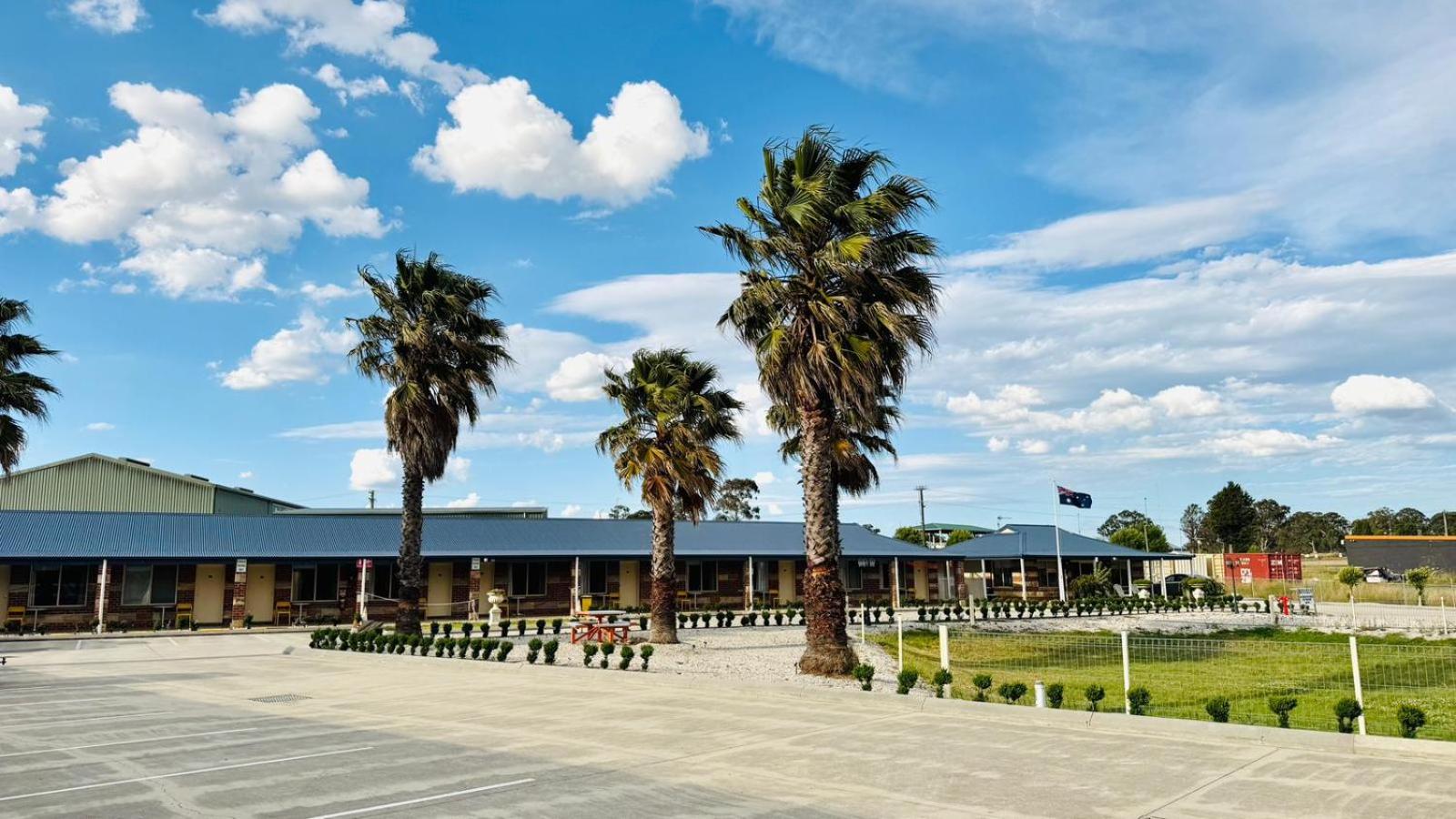 Marulan Motor Inn