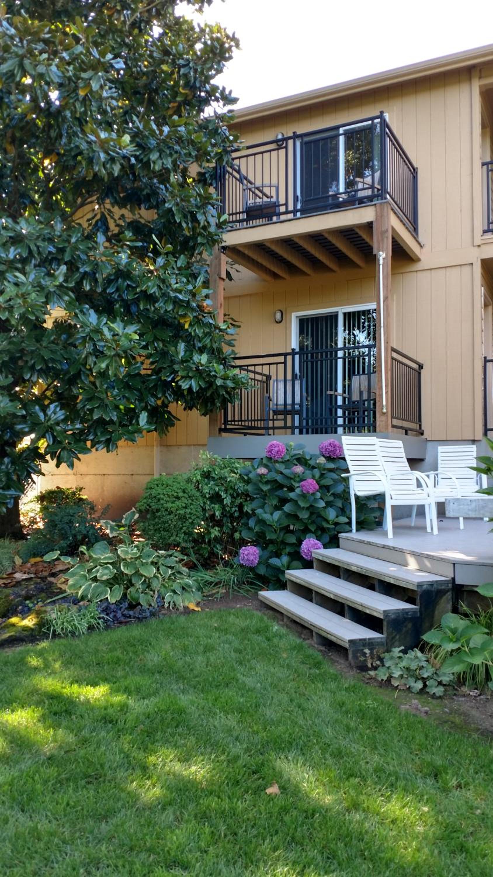 Lewis River Inn