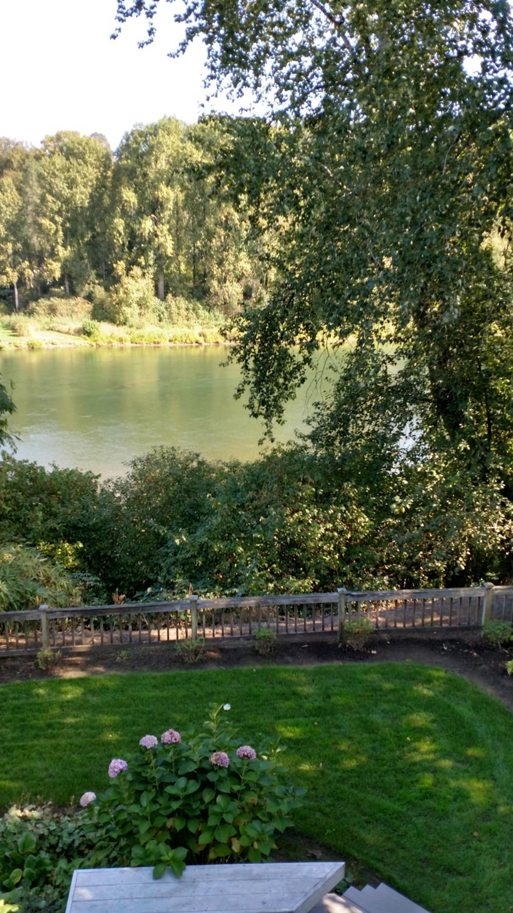 Lewis River Inn