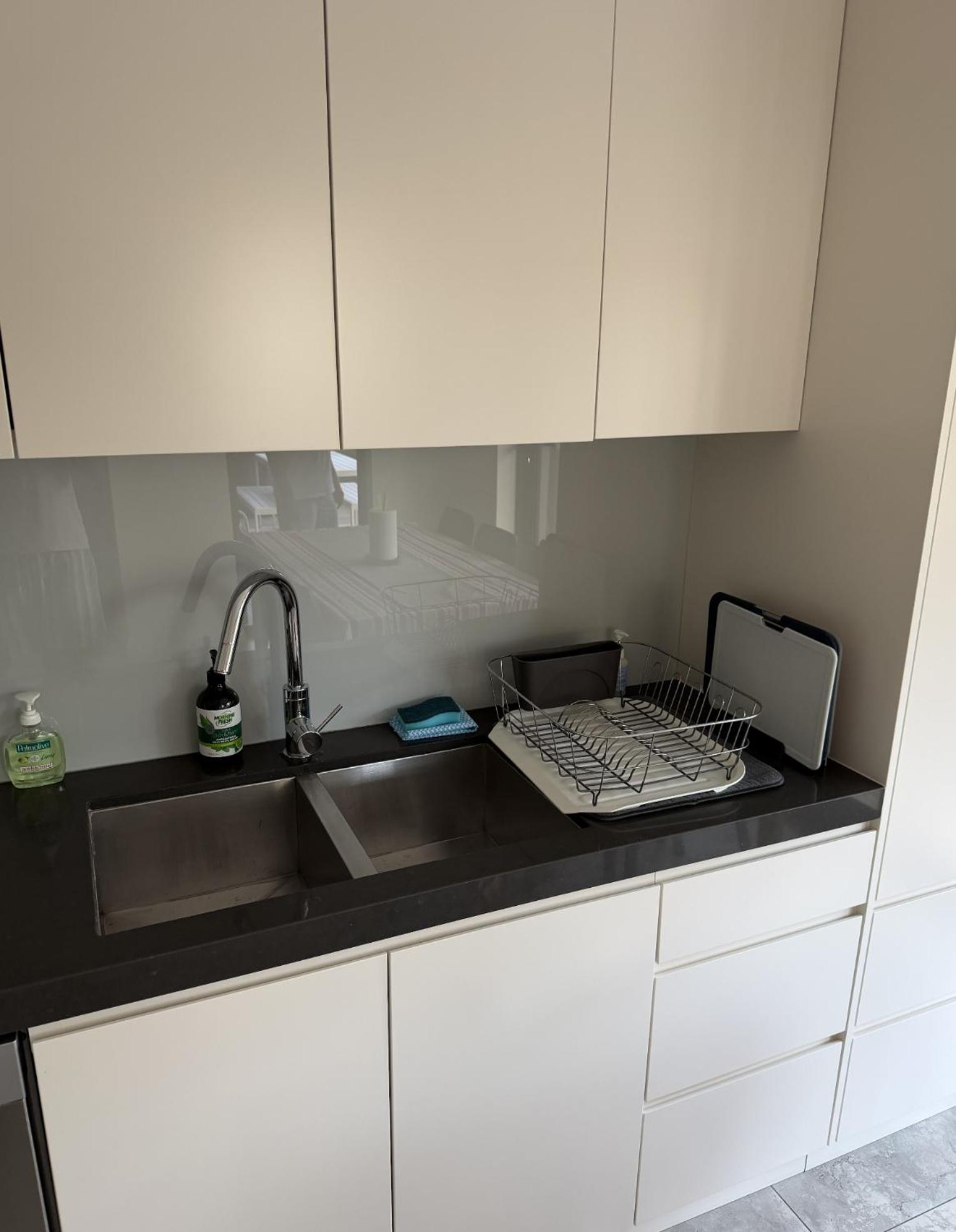 Manly Modern 3 Bedroom Home - Upper Duplex