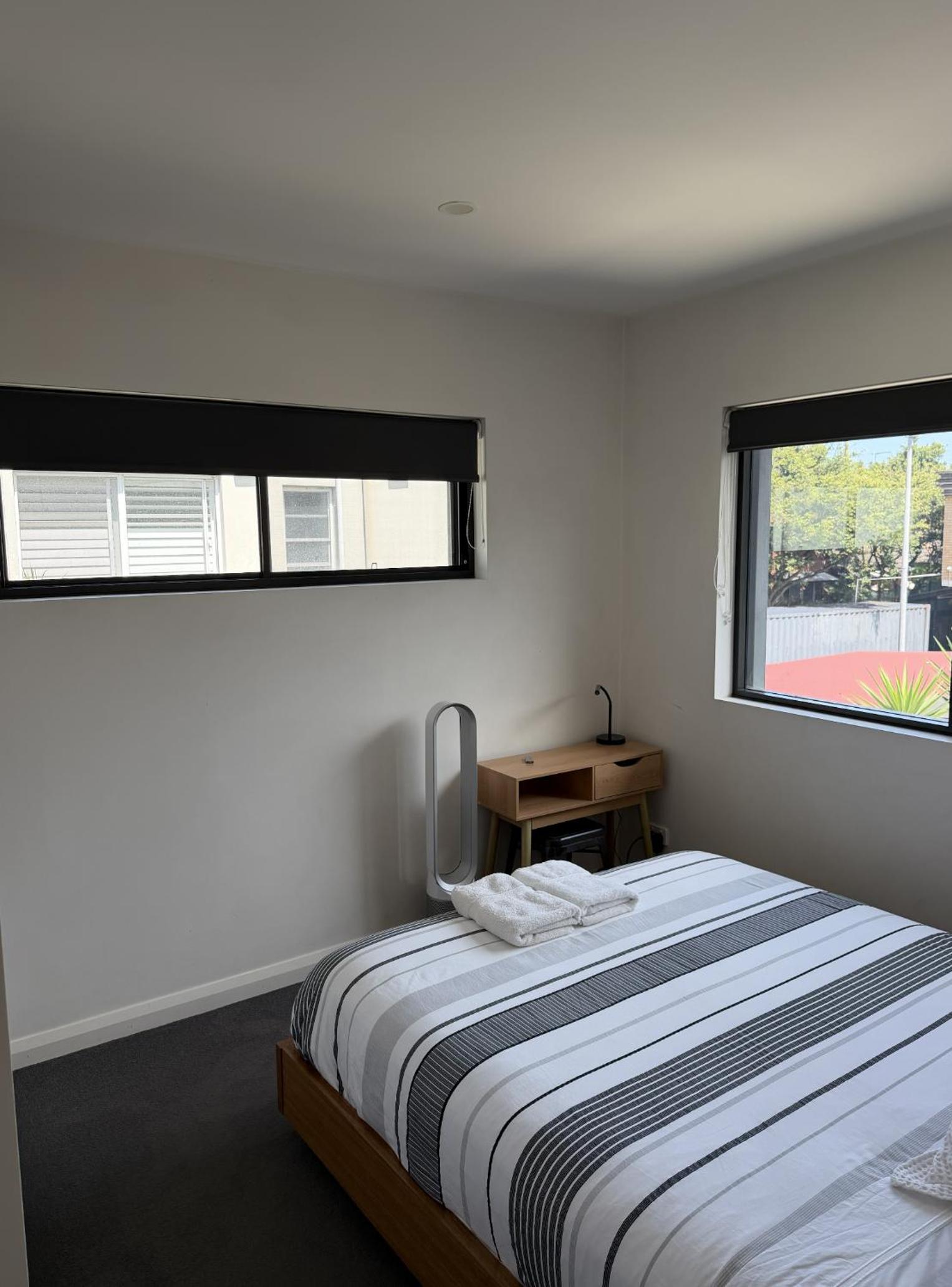 Manly Modern 3 Bedroom Home - Upper Duplex