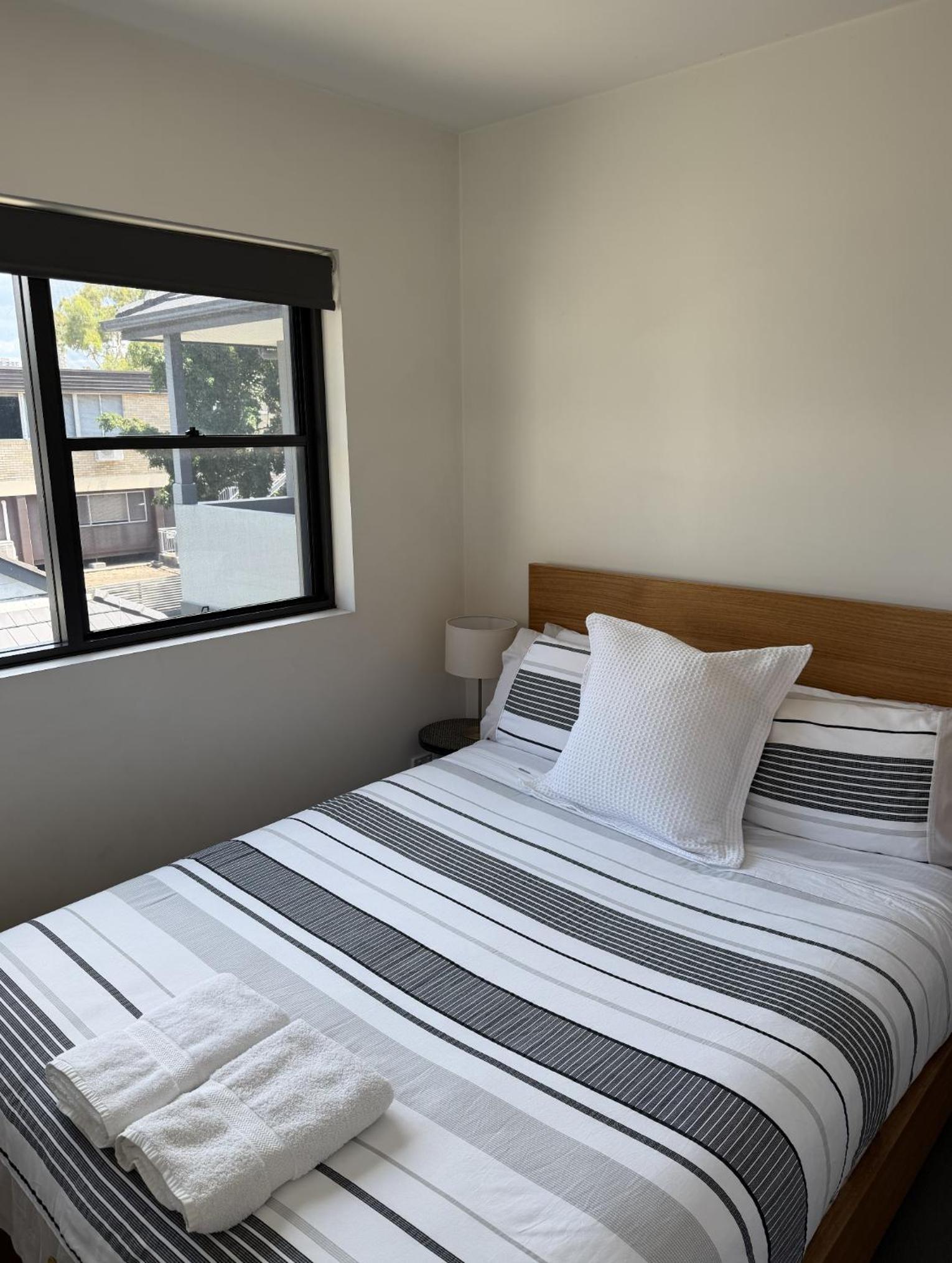 Manly Modern 3 Bedroom Home - Upper Duplex