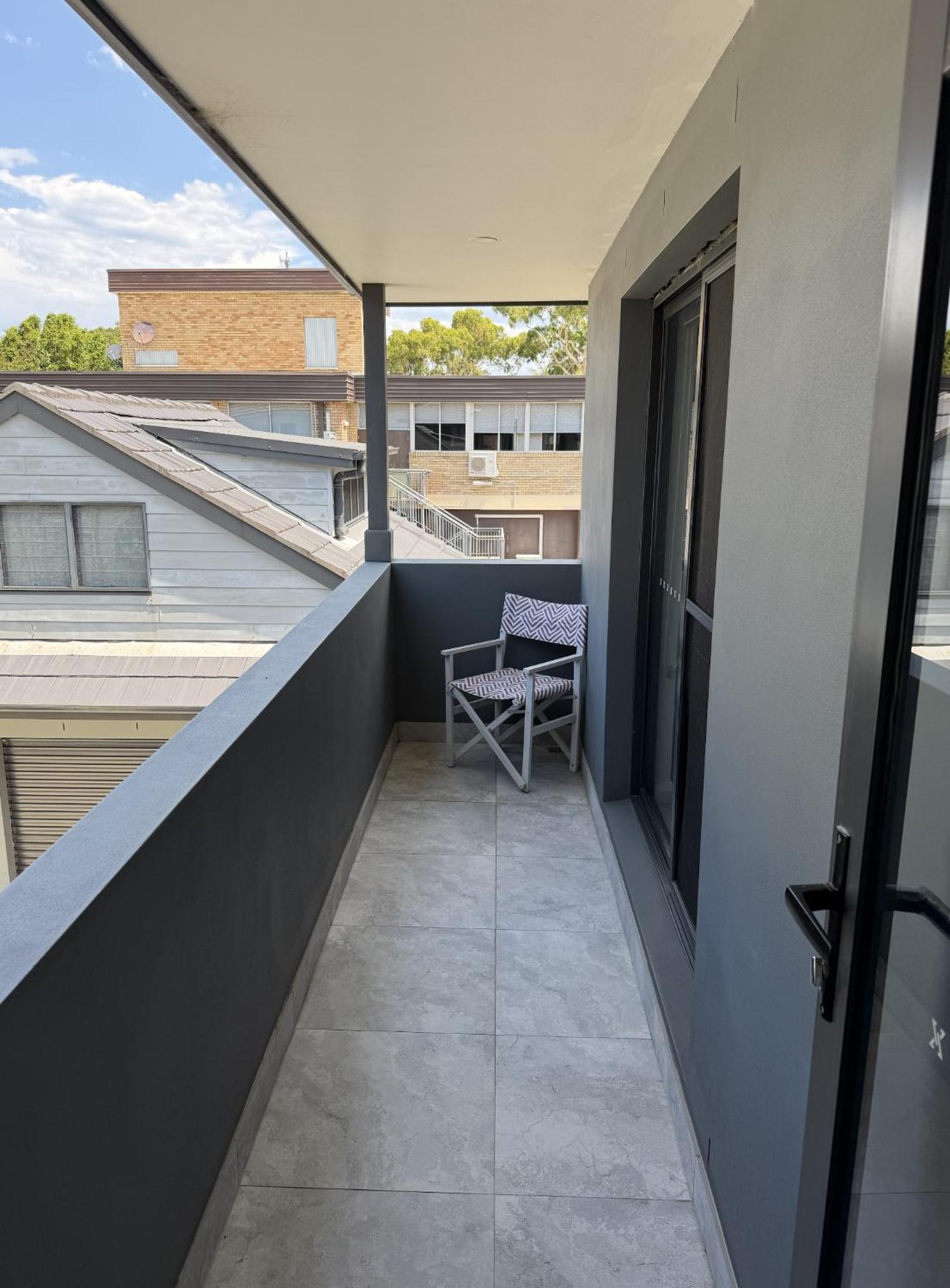 Manly Modern 3 Bedroom Home - Upper Duplex