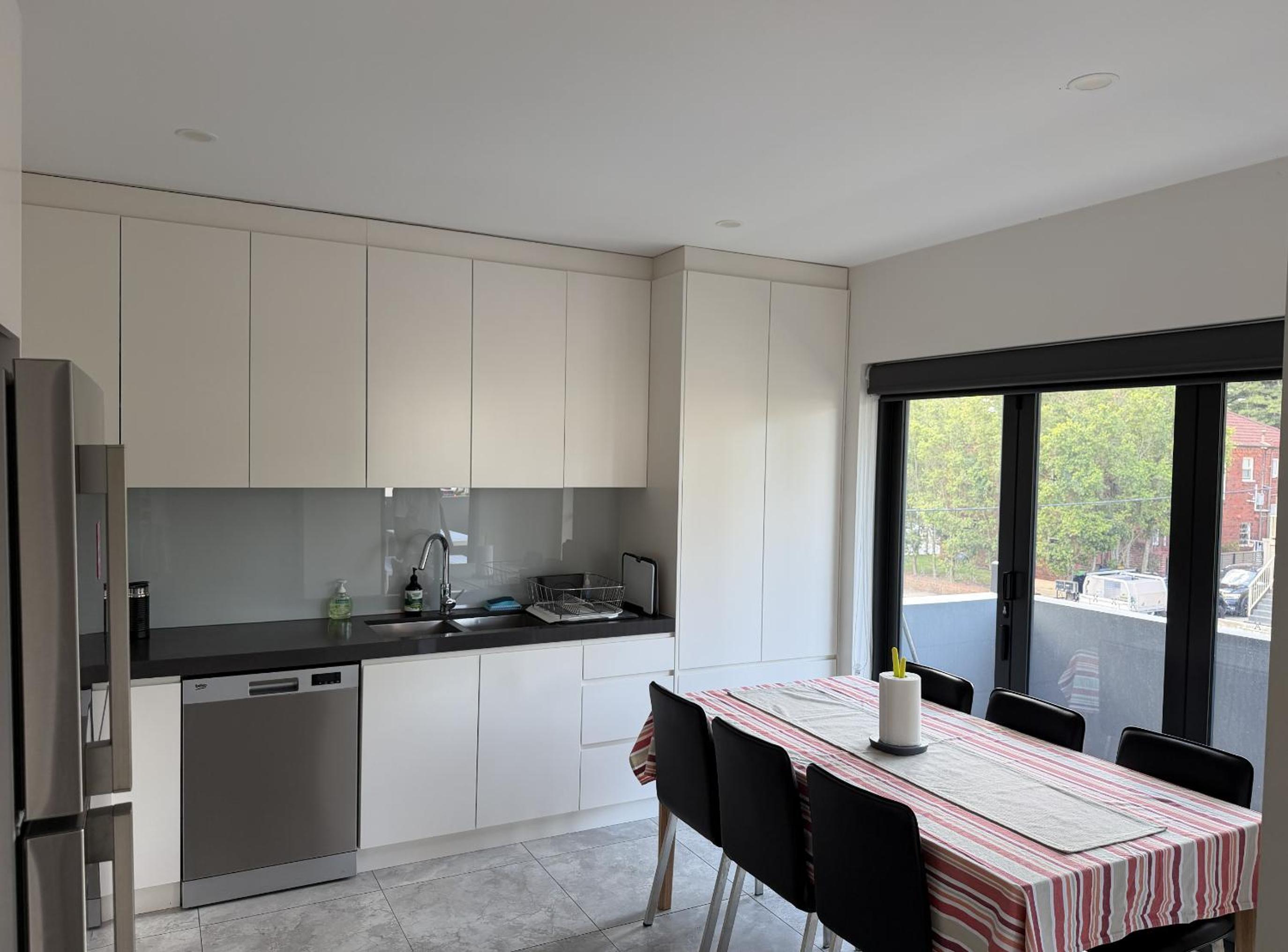 Manly Modern 3 Bedroom Home - Upper Duplex