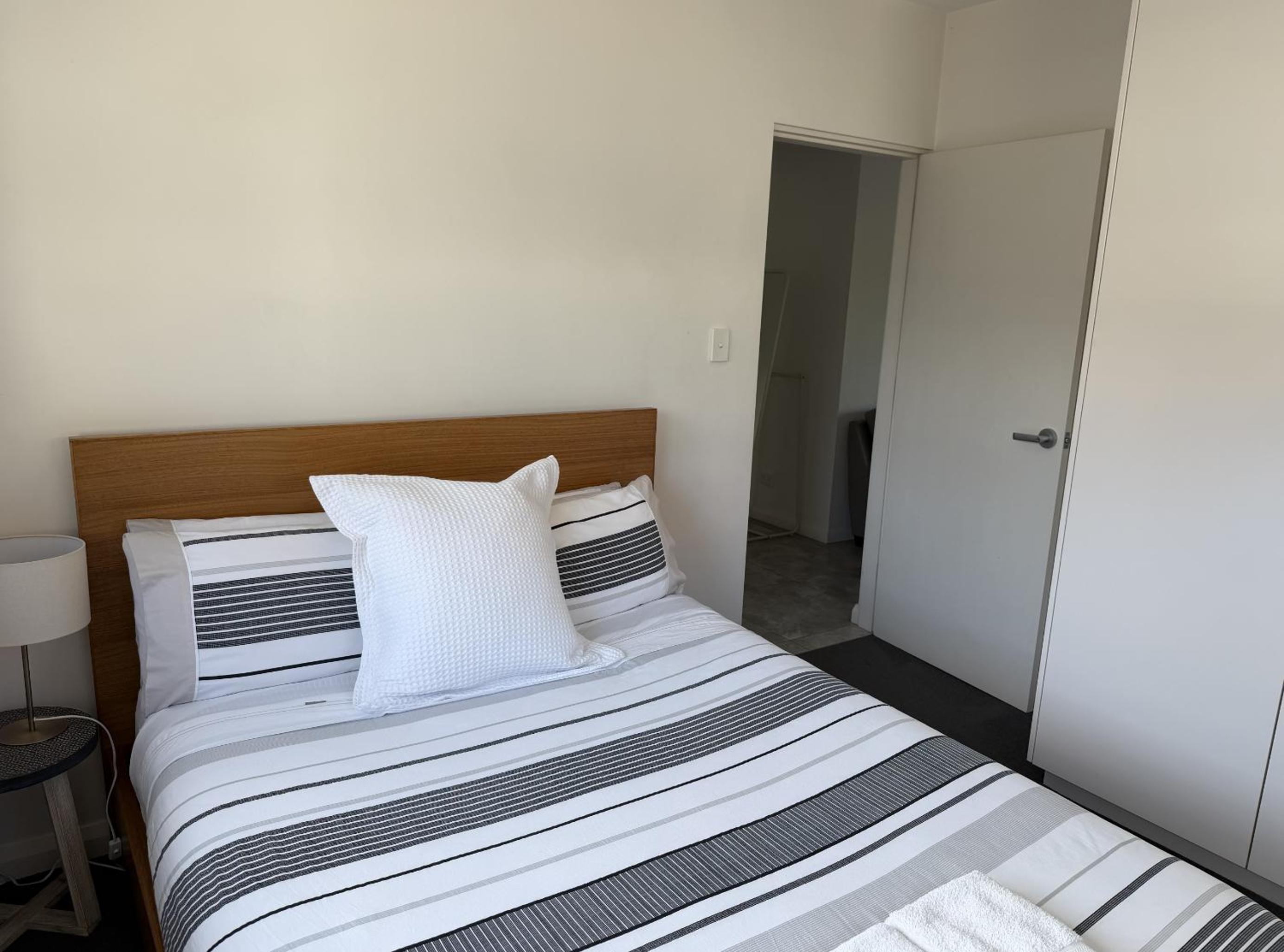 Manly Modern 3 Bedroom Home - Upper Duplex