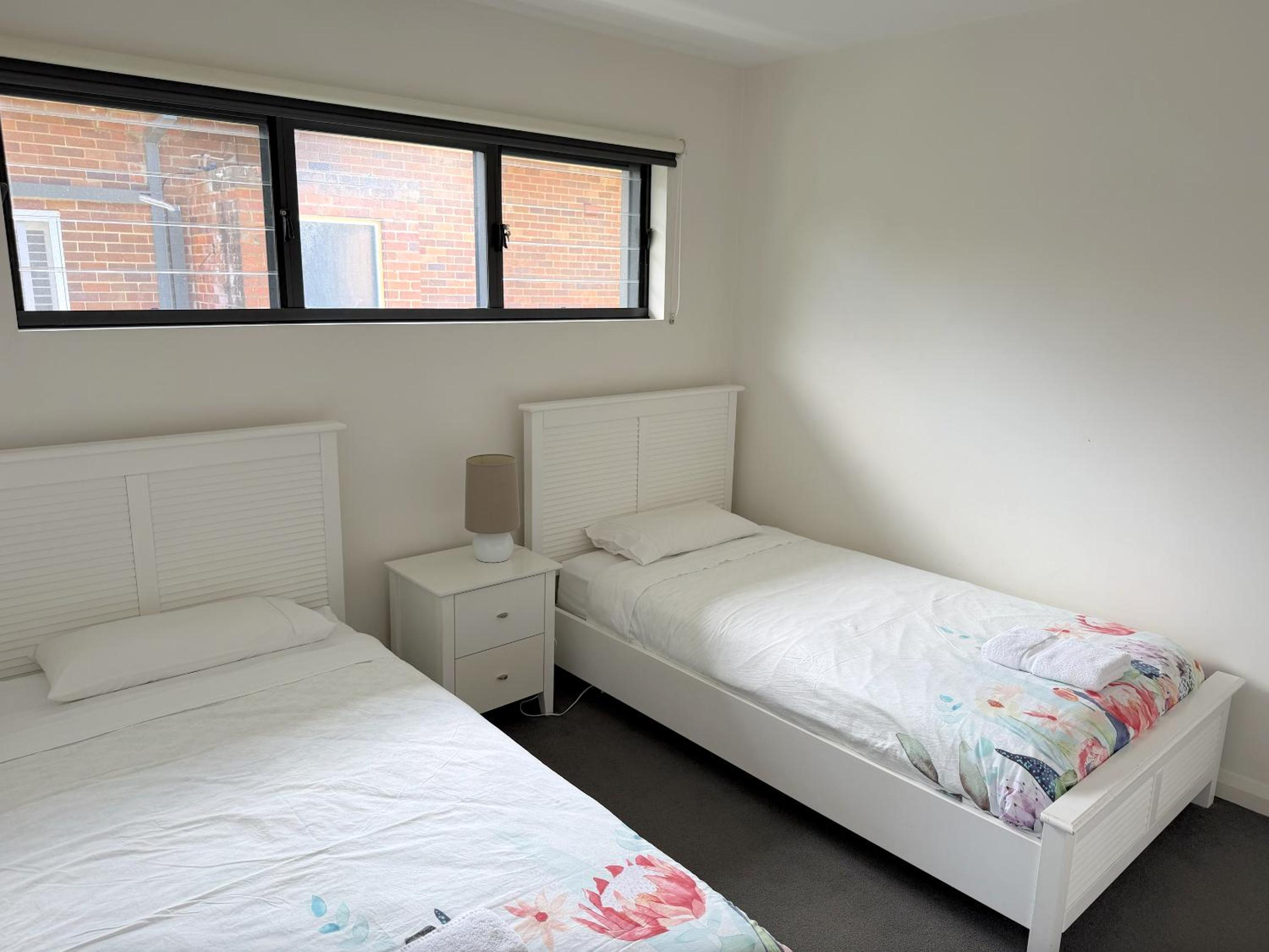 Manly Modern 3 Bedroom Home - Upper Duplex