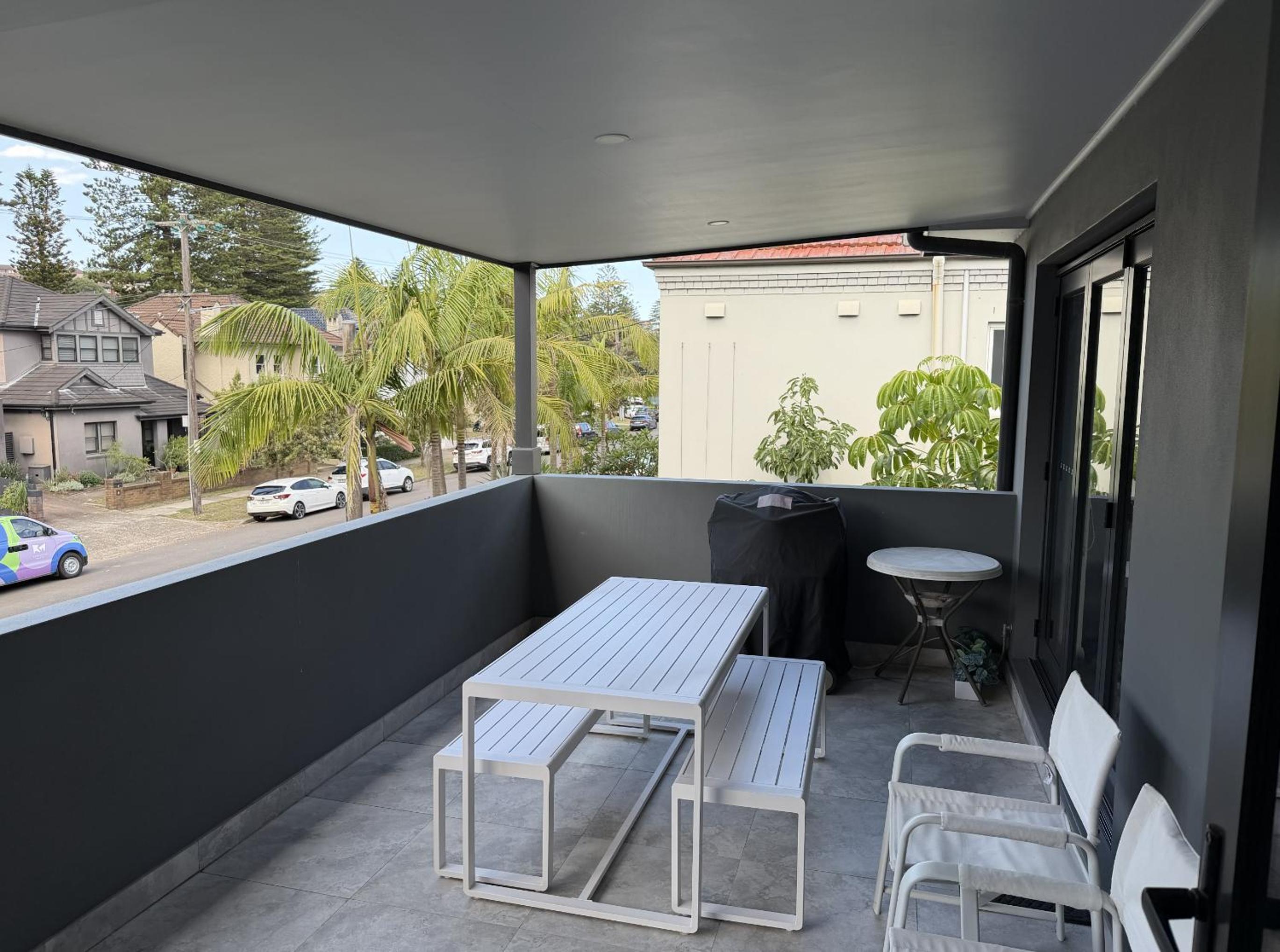 Manly Modern 3 Bedroom Home - Upper Duplex