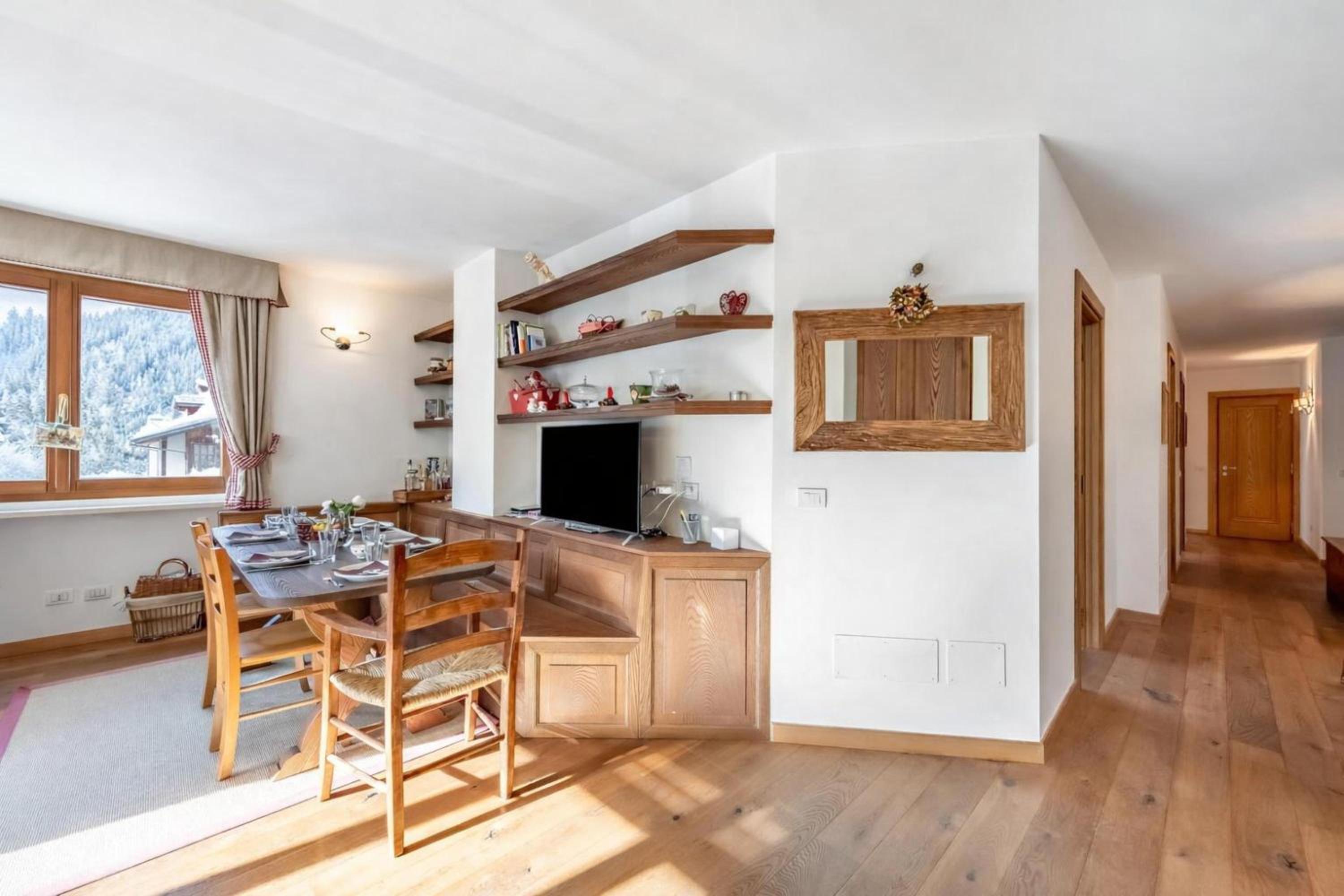 Charming Apartment Close to Cableway - Happy Rentals