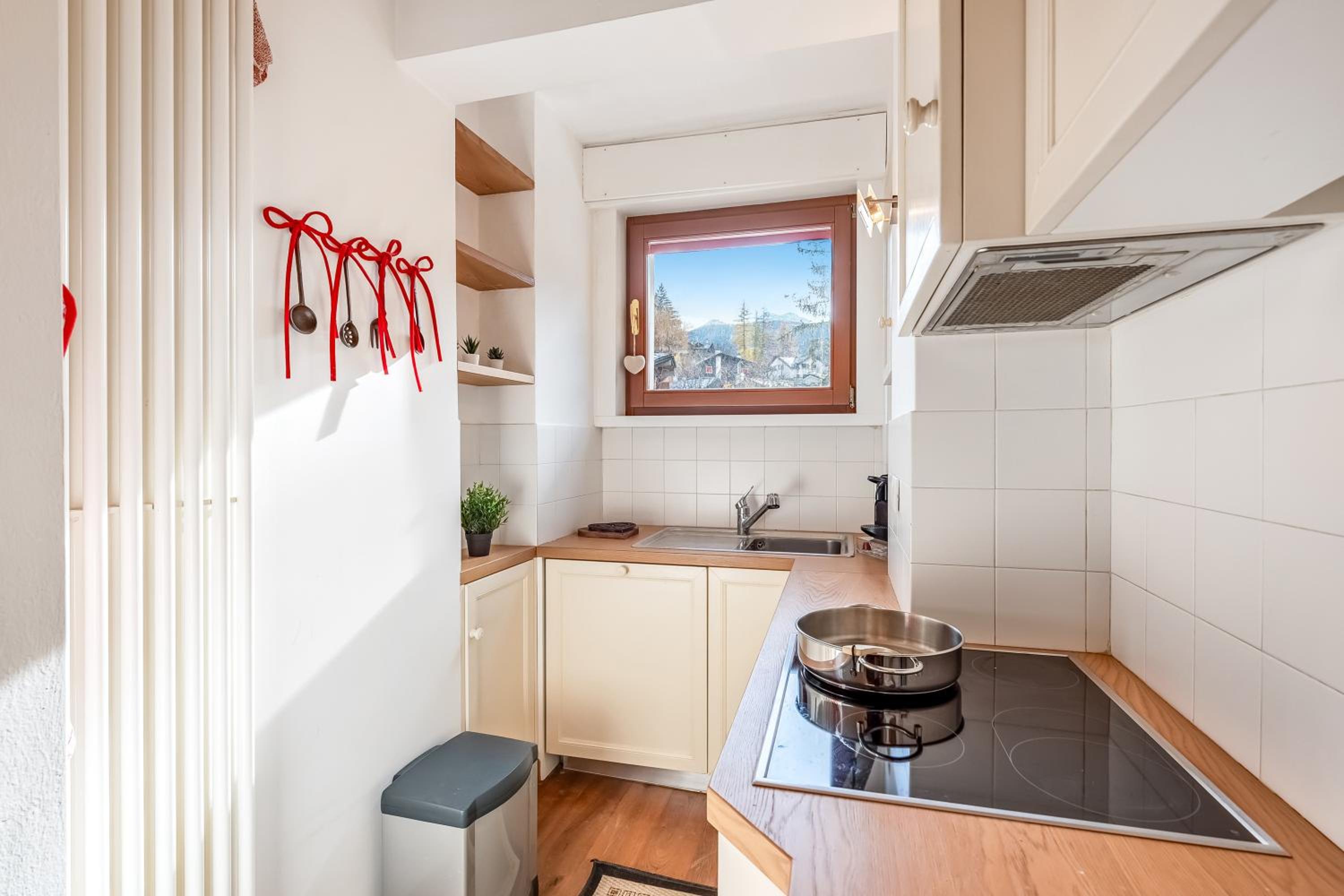 Charming Apartment Close to Cableway - Happy Rentals