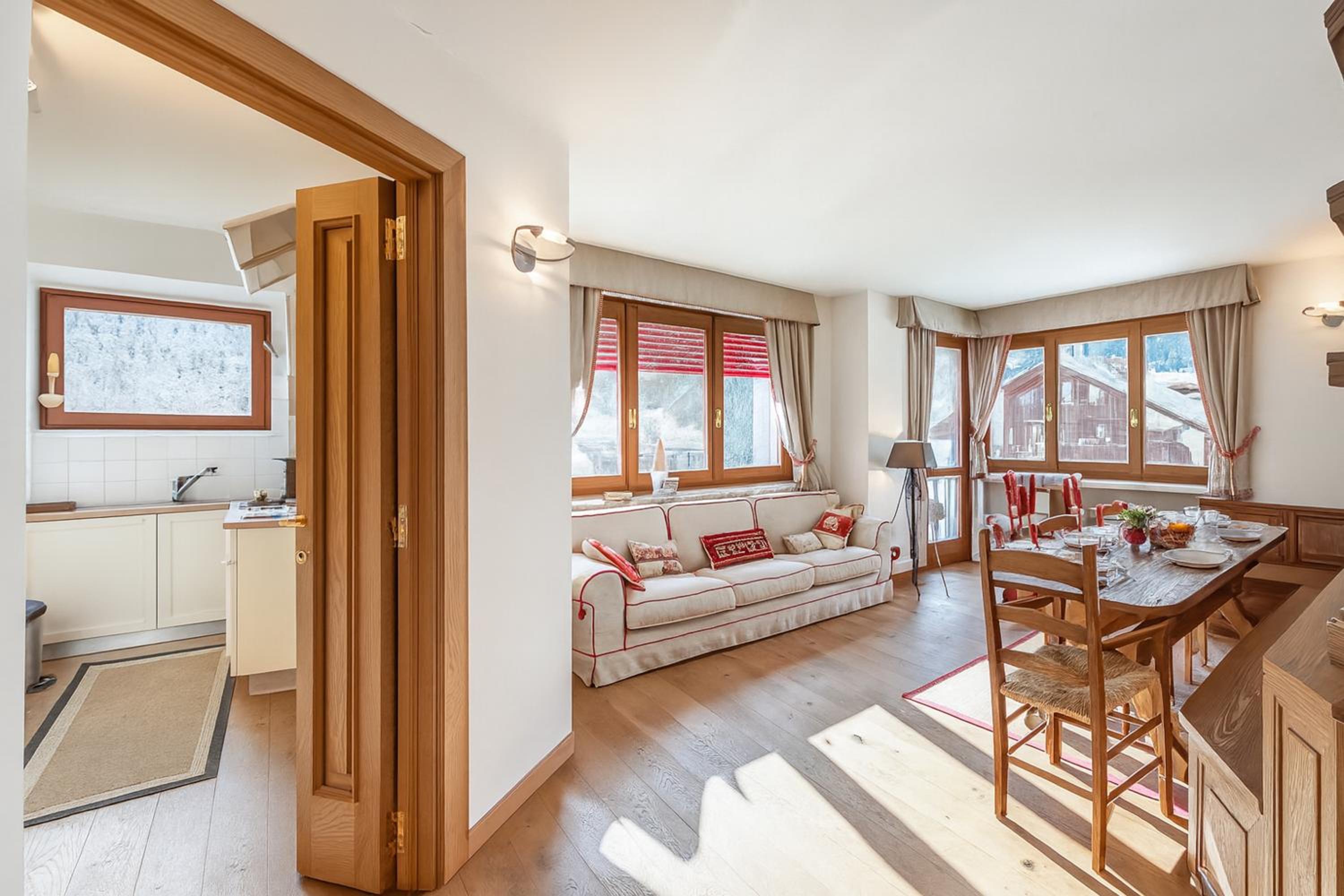 Charming Apartment Close to Cableway - Happy Rentals