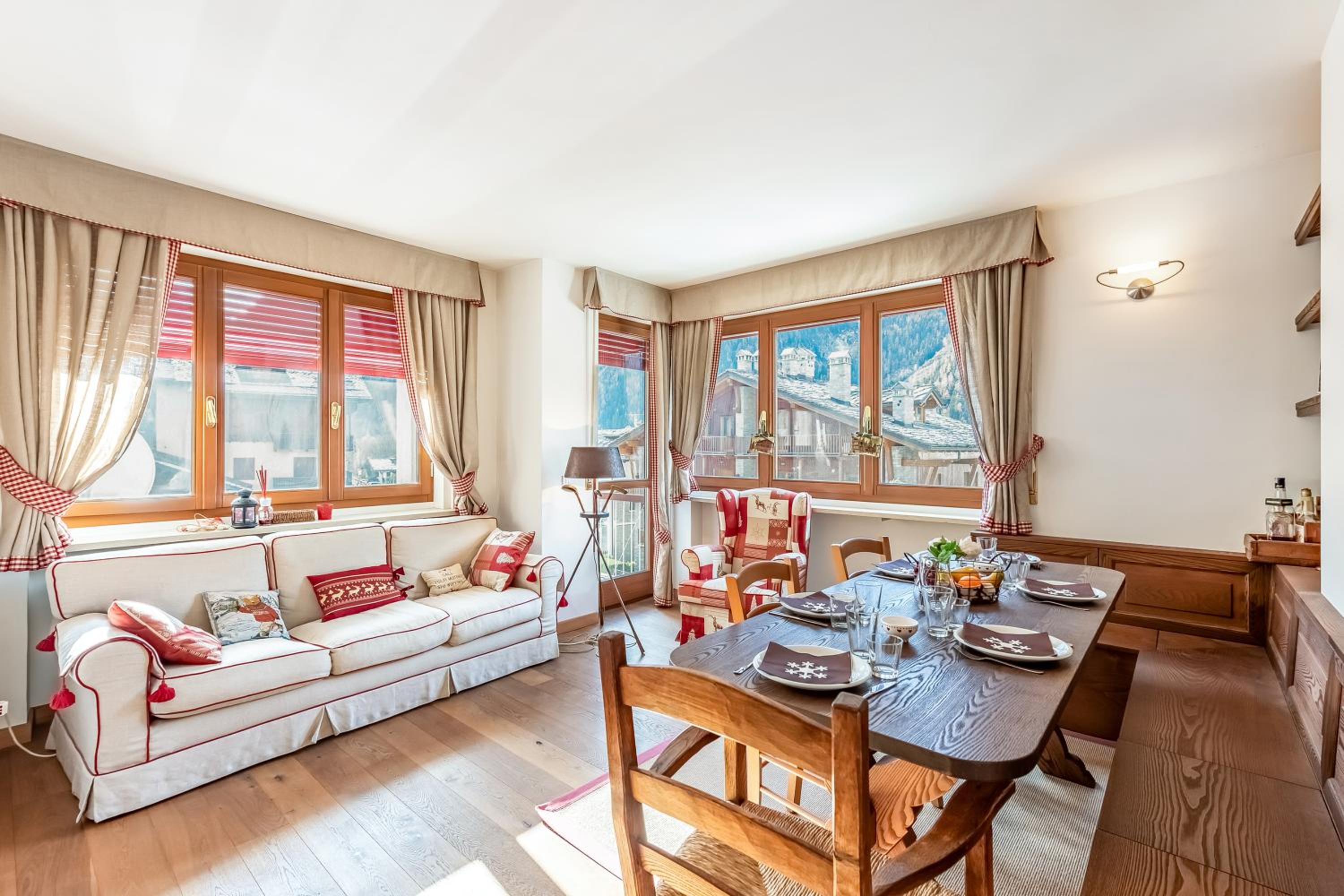 Charming Apartment Close to Cableway - Happy Rentals