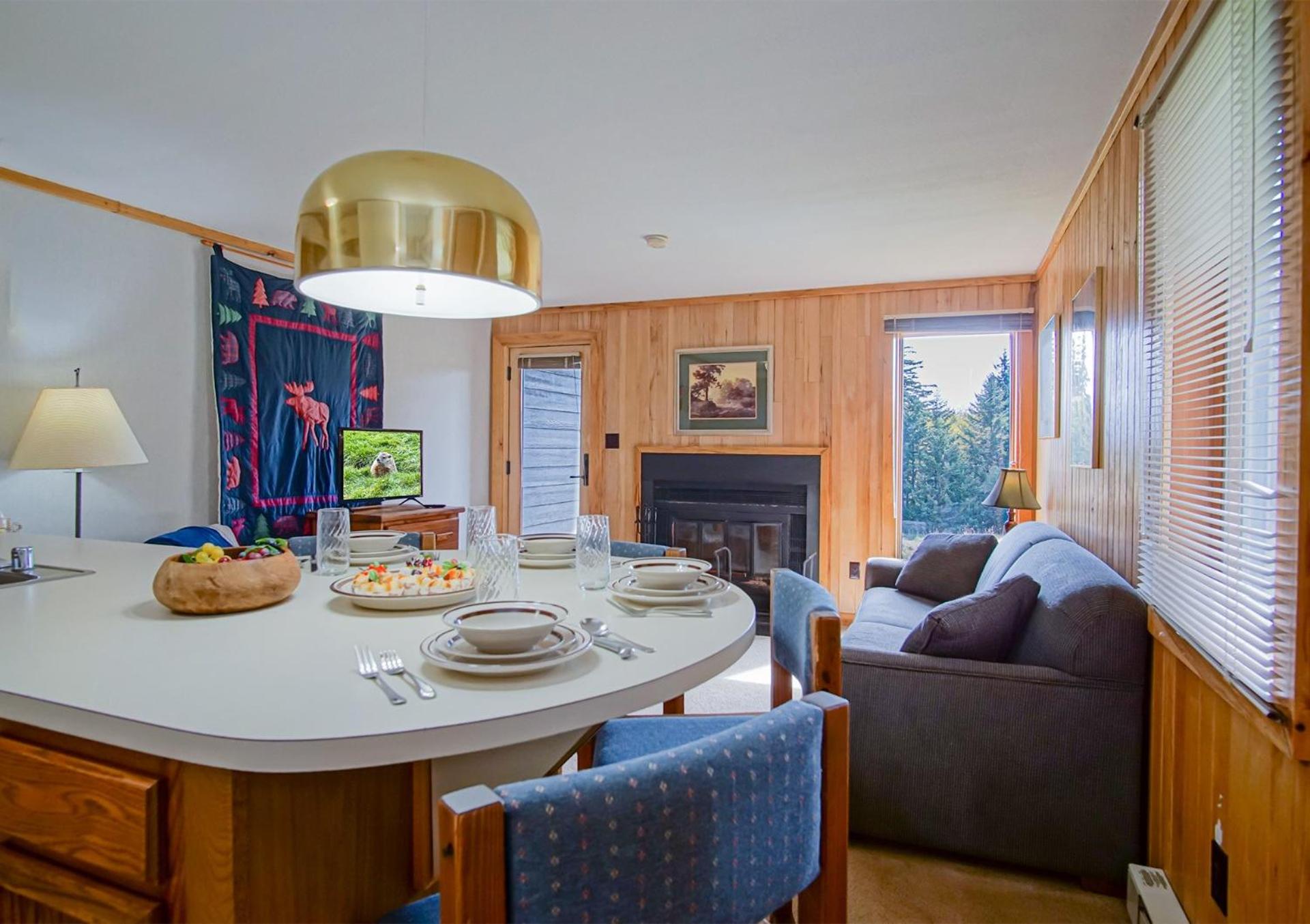 1 Br: Powderidge 30:Slope Side, Pet Friendly end unit on Shuttle Route